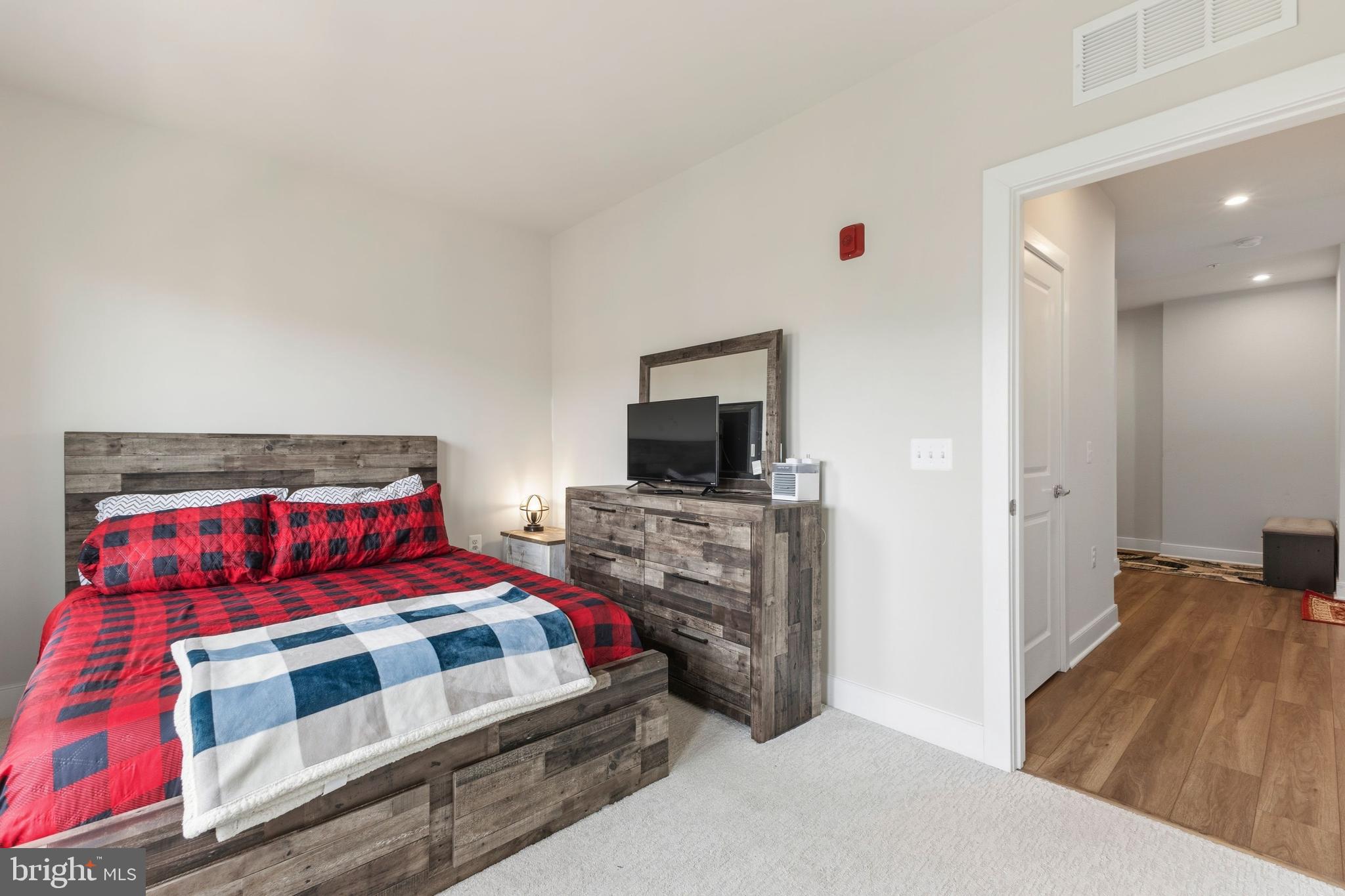 NATIONAL HARBOR - Residential