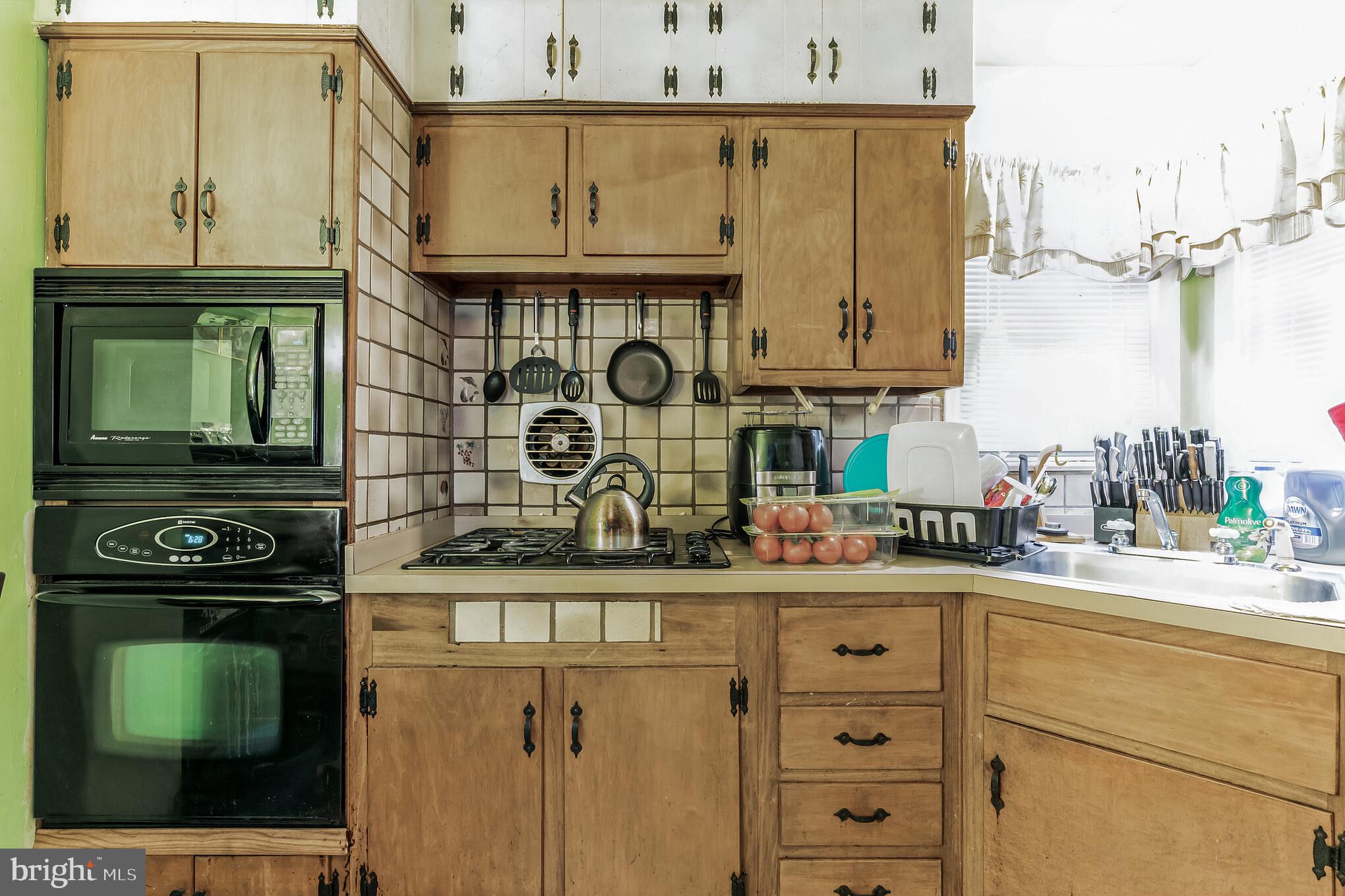 LANHAM WOODS - Residential