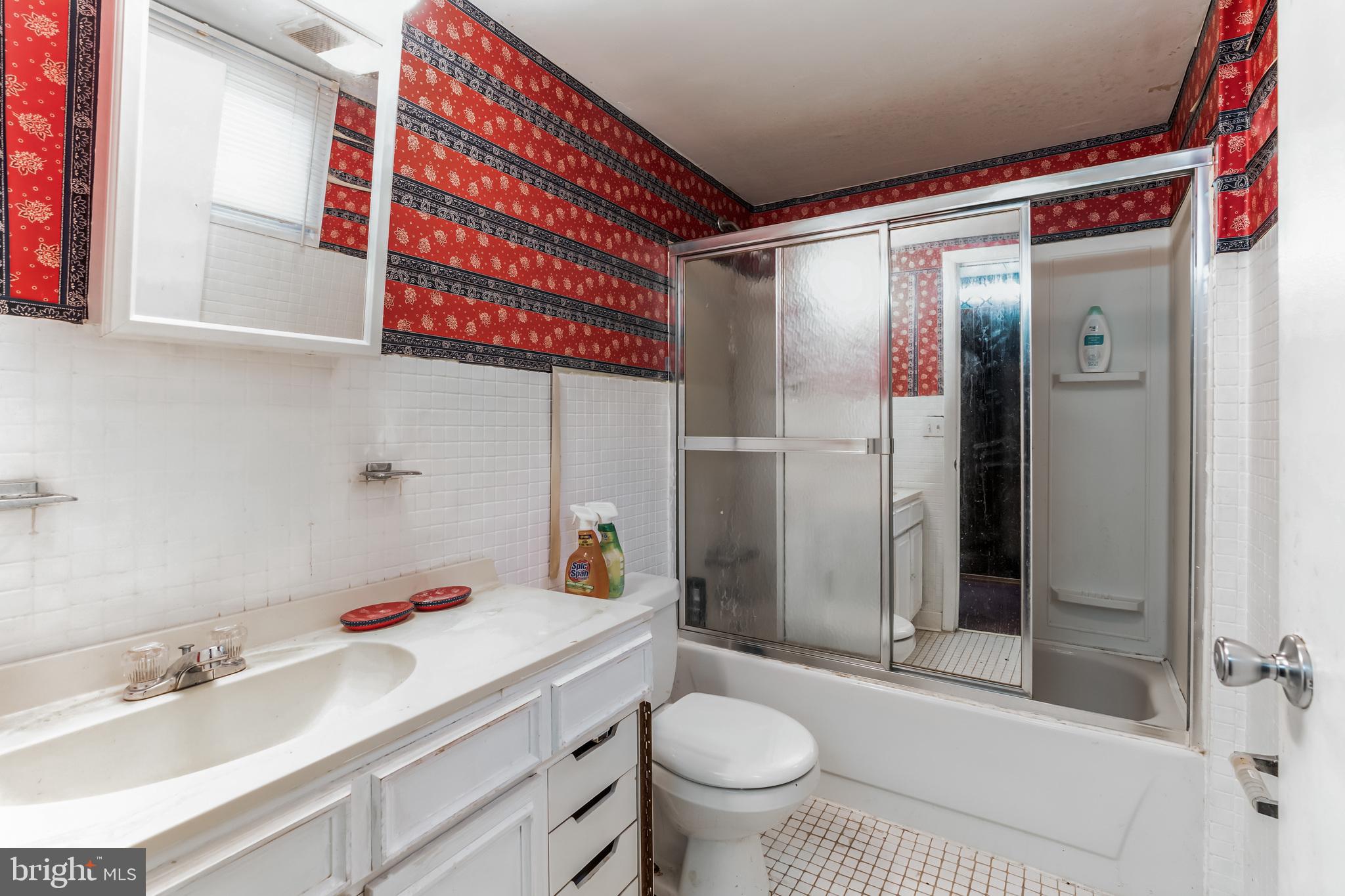 LANHAM WOODS - Residential