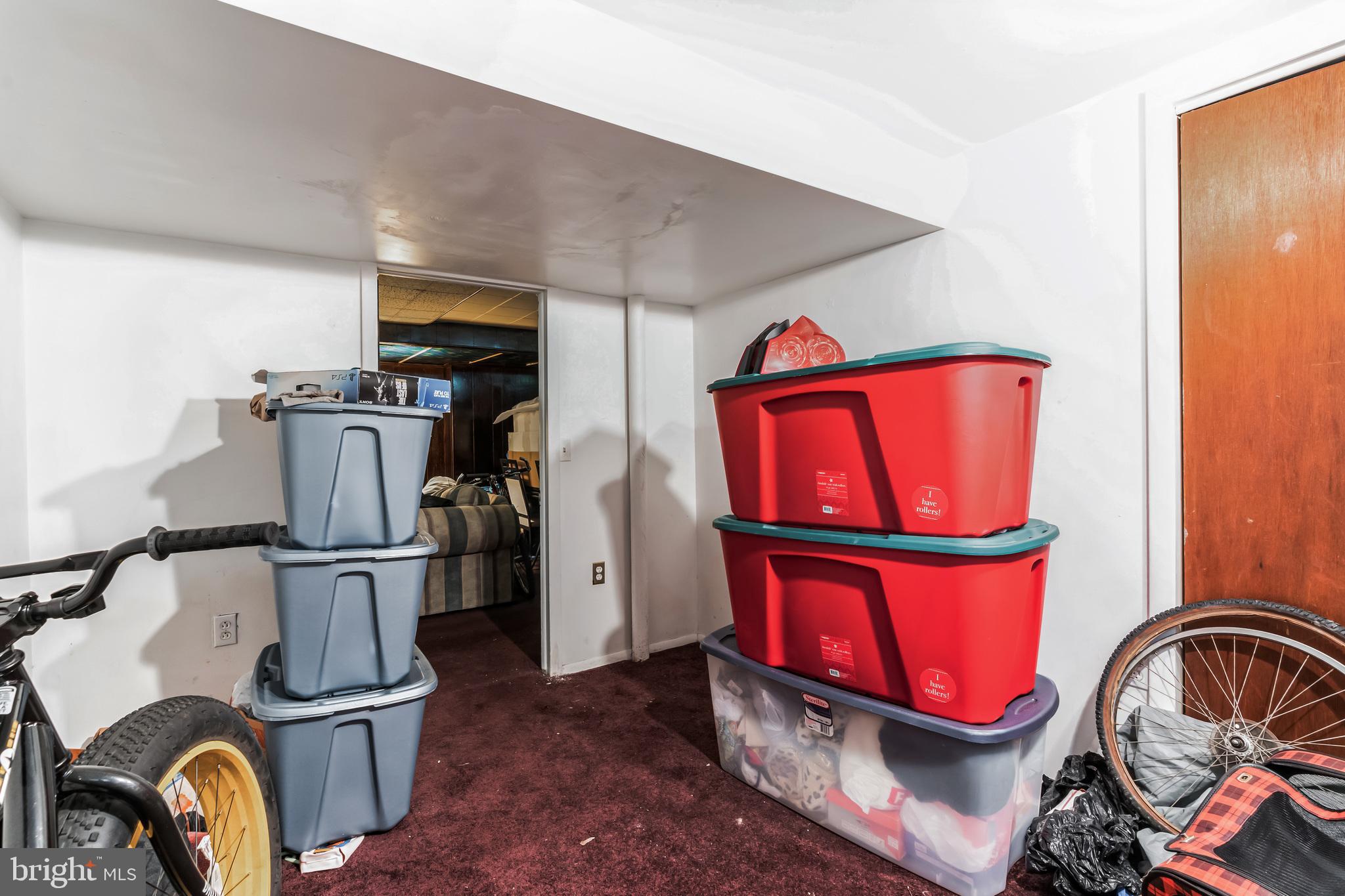 LANHAM WOODS - Residential