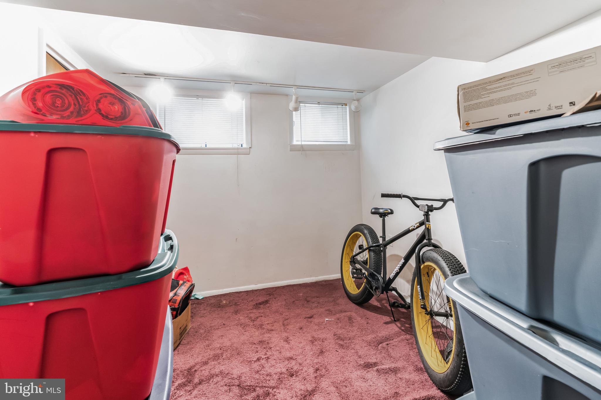 LANHAM WOODS - Residential