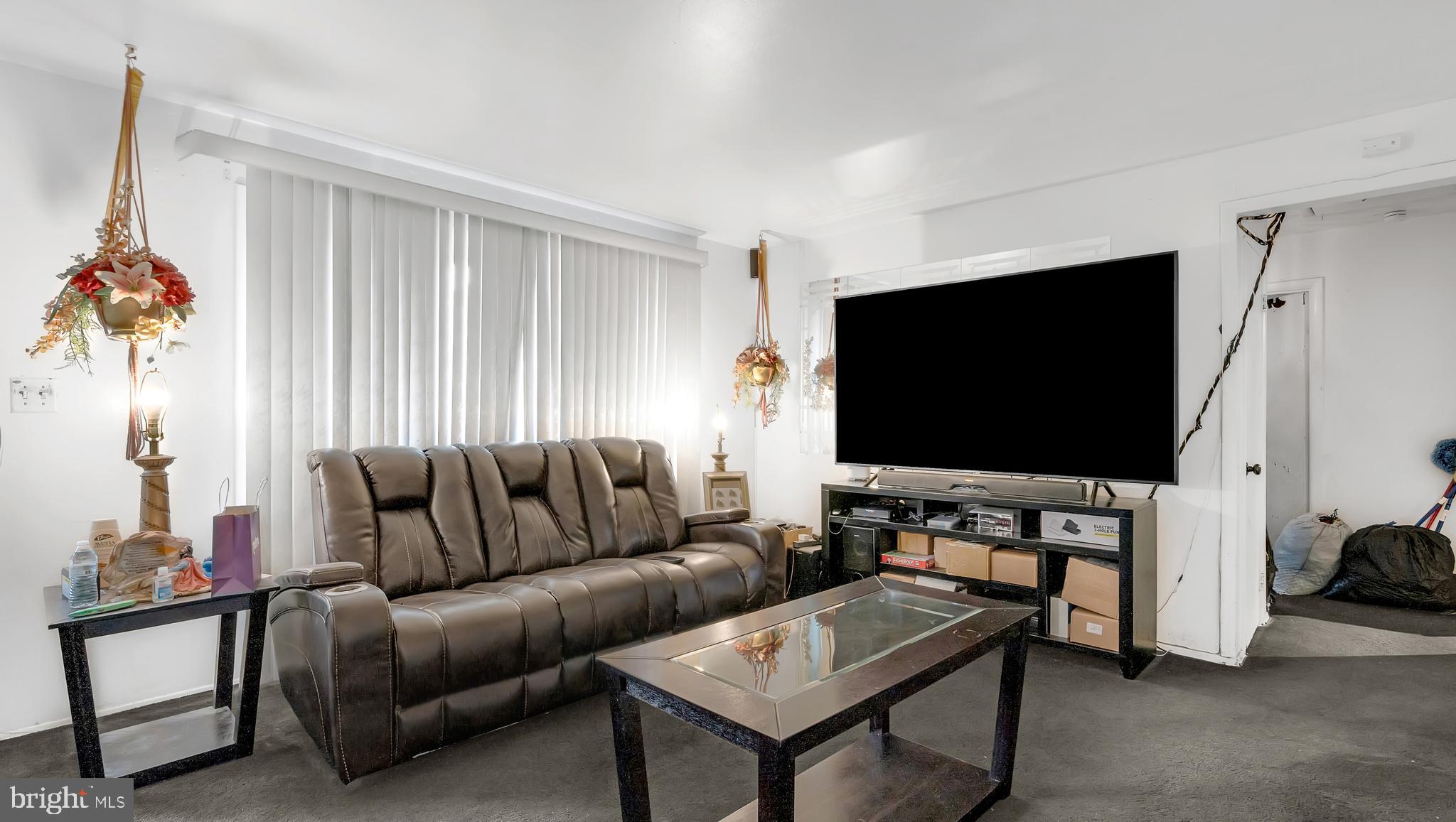 LANHAM WOODS - Residential