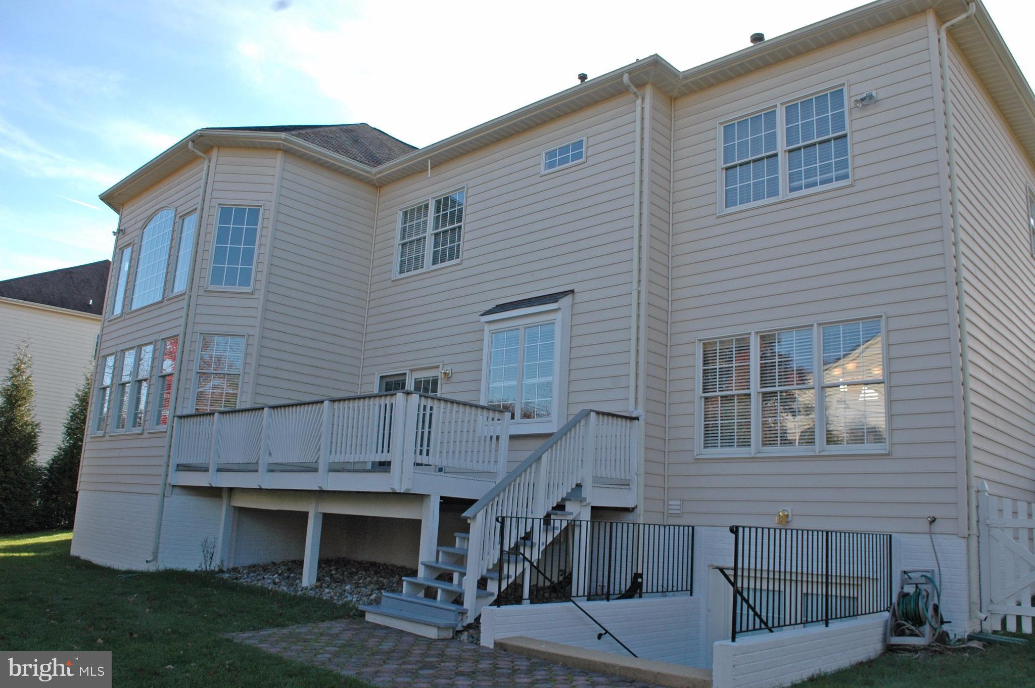 BELMONT COUNTRY CLUB - Residential Lease