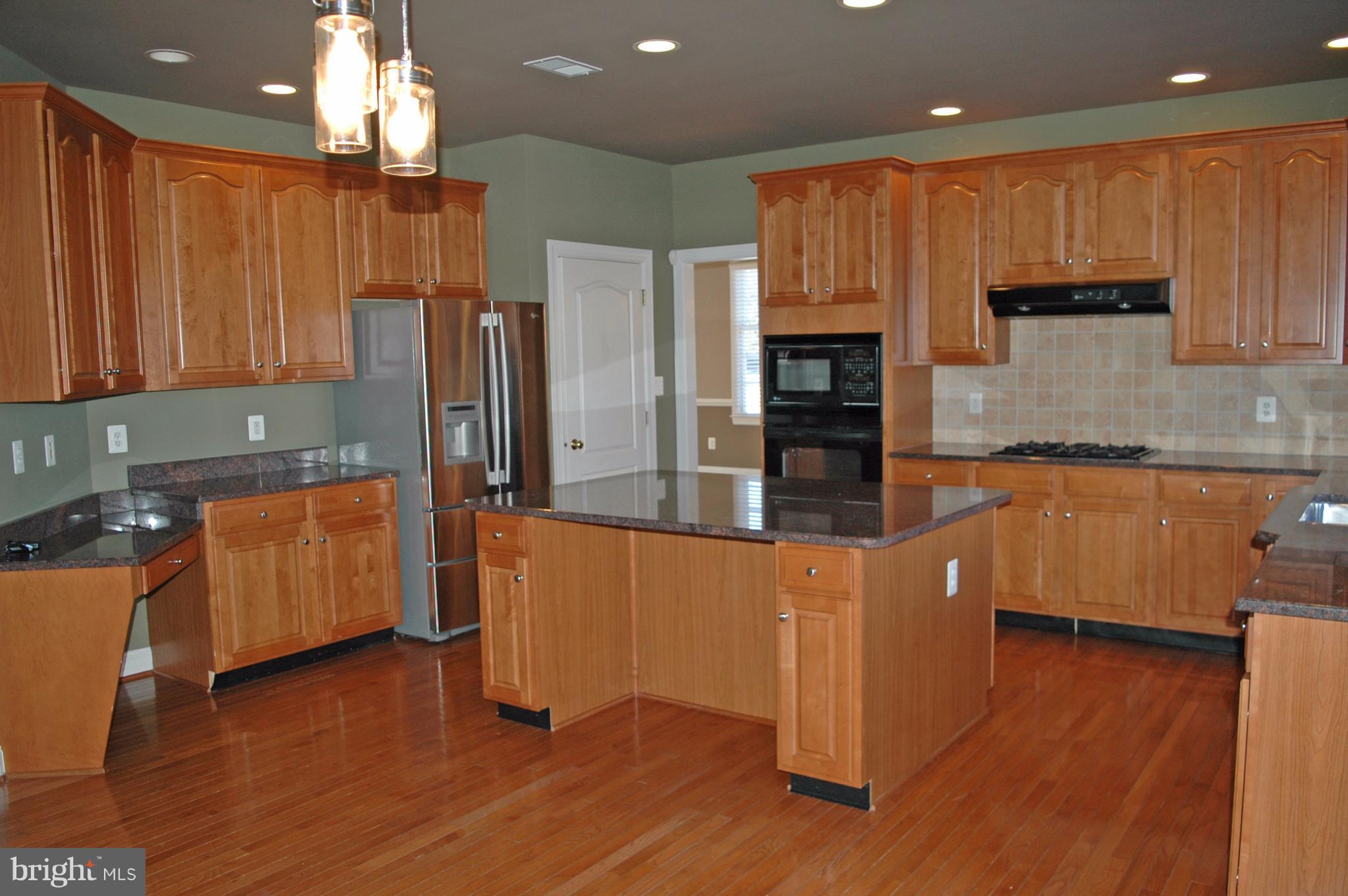 BELMONT COUNTRY CLUB - Residential Lease