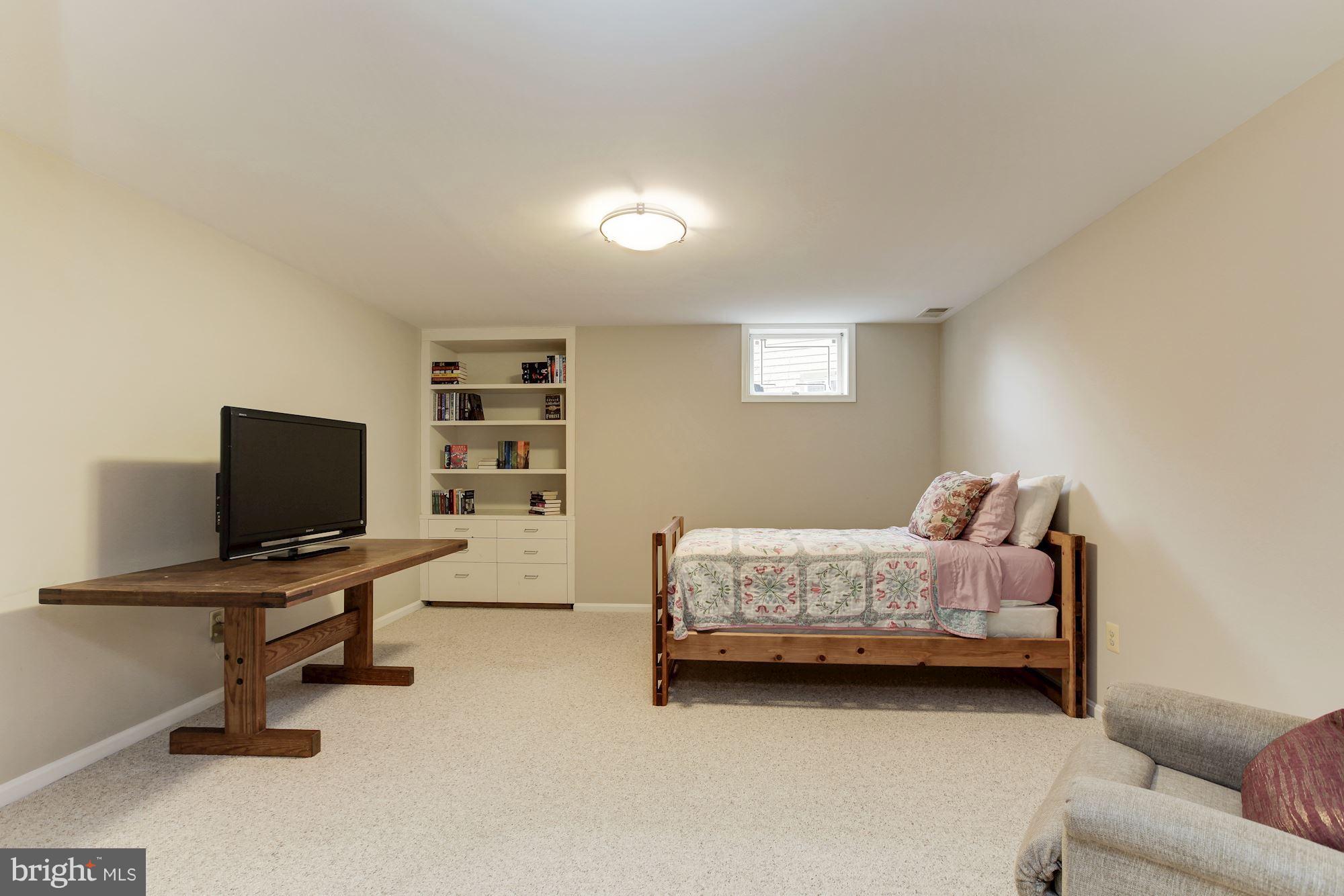 HOBBITS GLEN - Residential