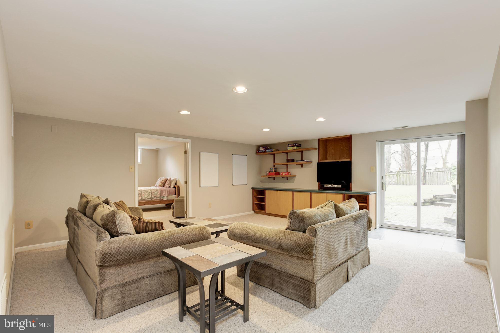 HOBBITS GLEN - Residential