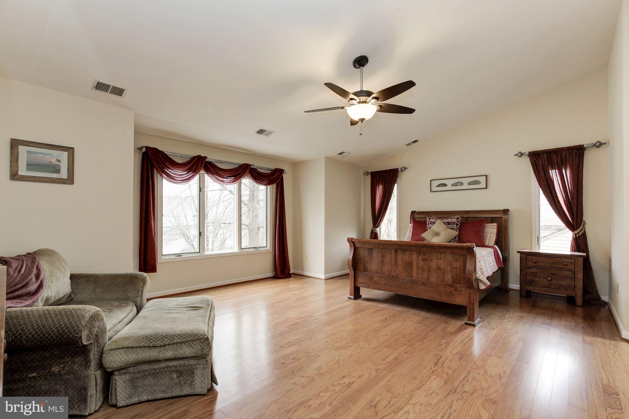 HOBBITS GLEN - Residential