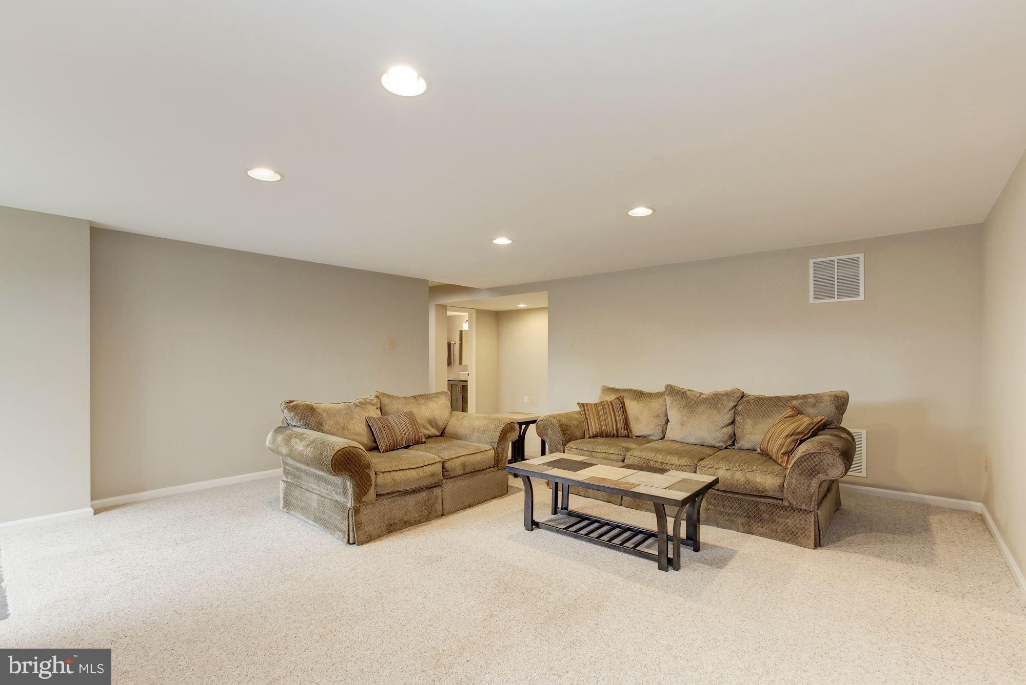 HOBBITS GLEN - Residential