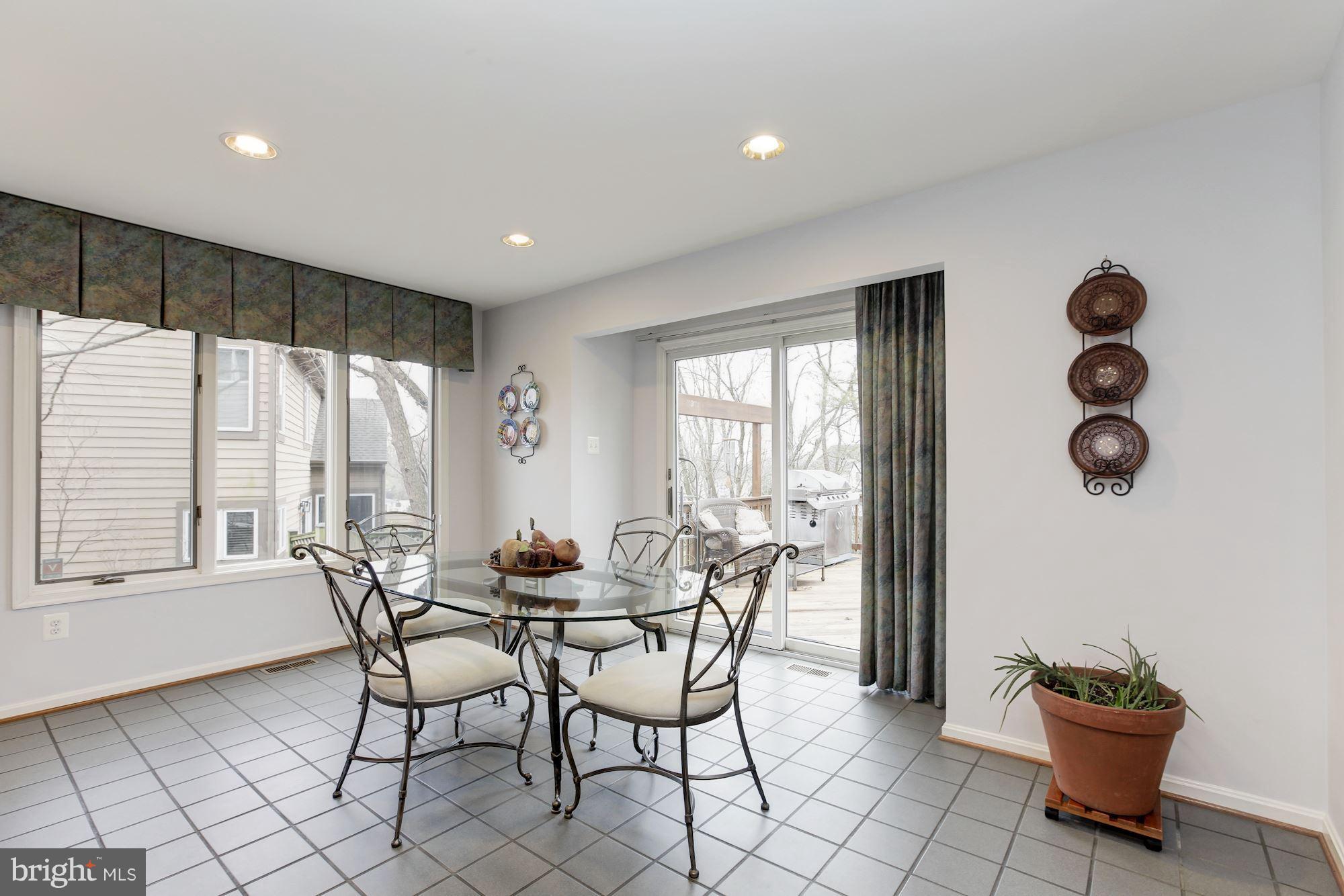 HOBBITS GLEN - Residential