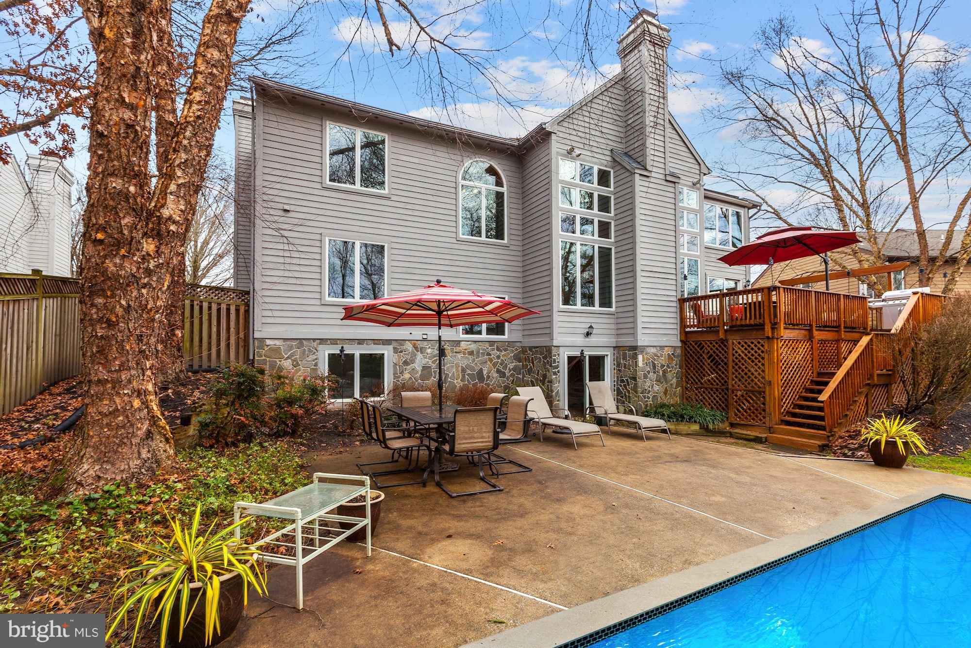 HOBBITS GLEN - Residential