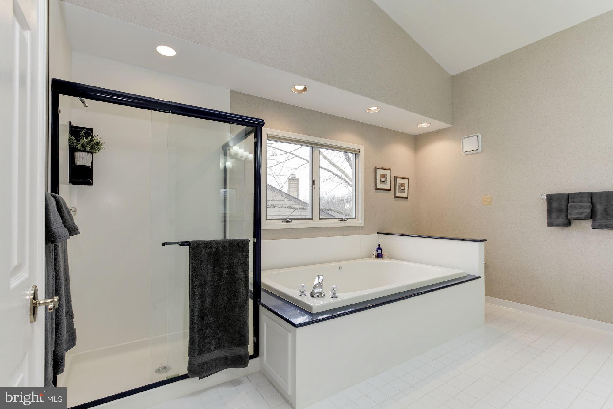 HOBBITS GLEN - Residential