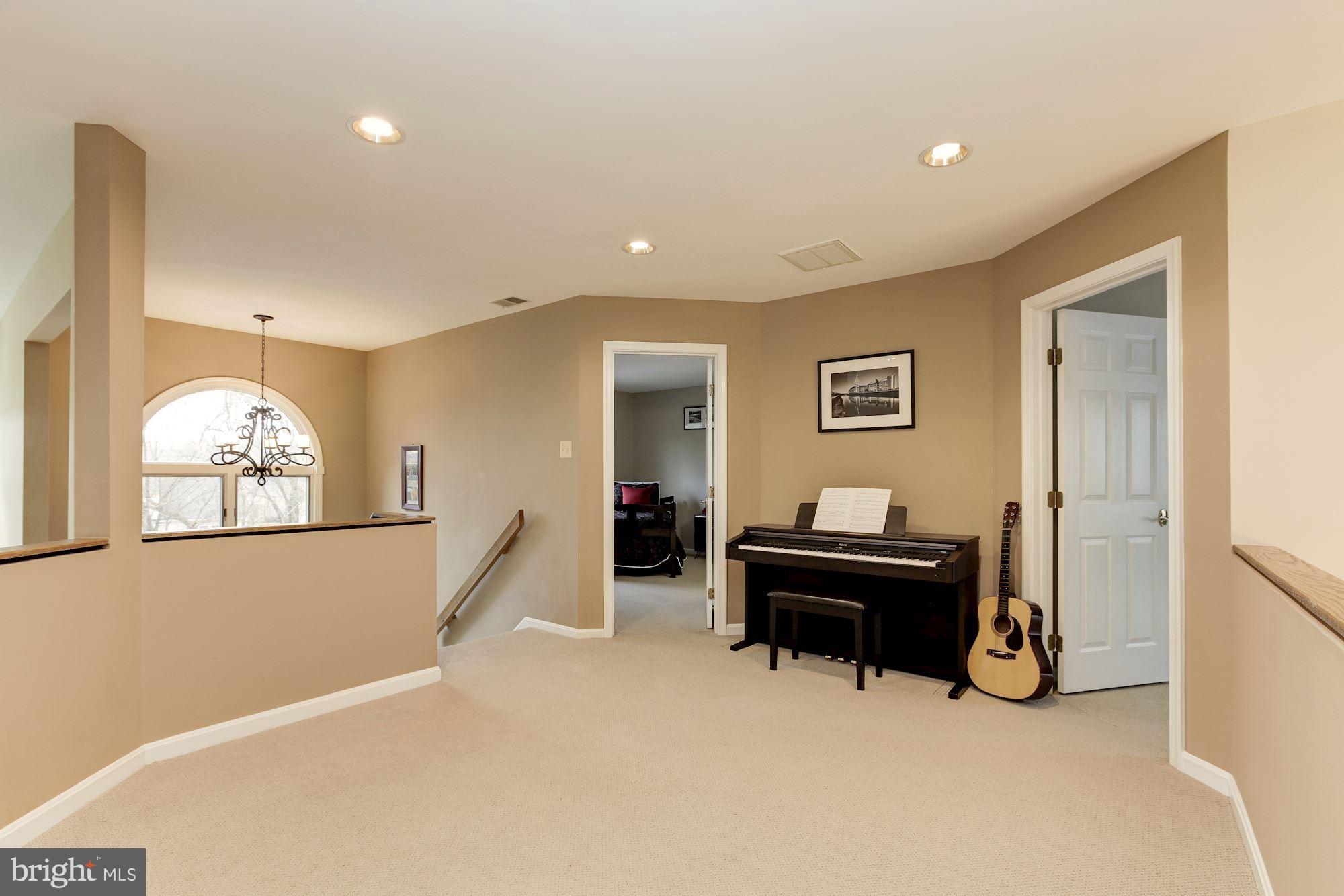 HOBBITS GLEN - Residential