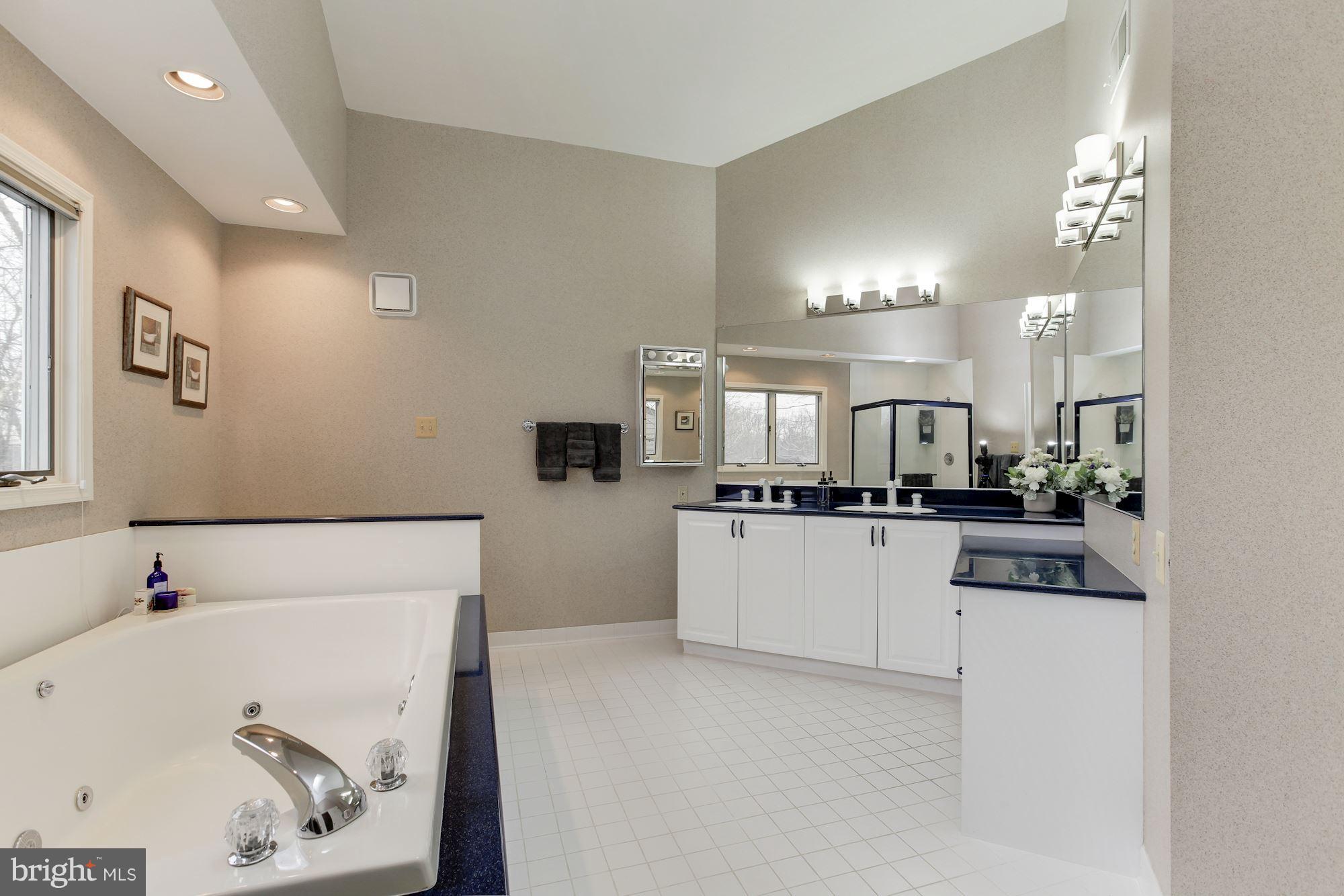 HOBBITS GLEN - Residential