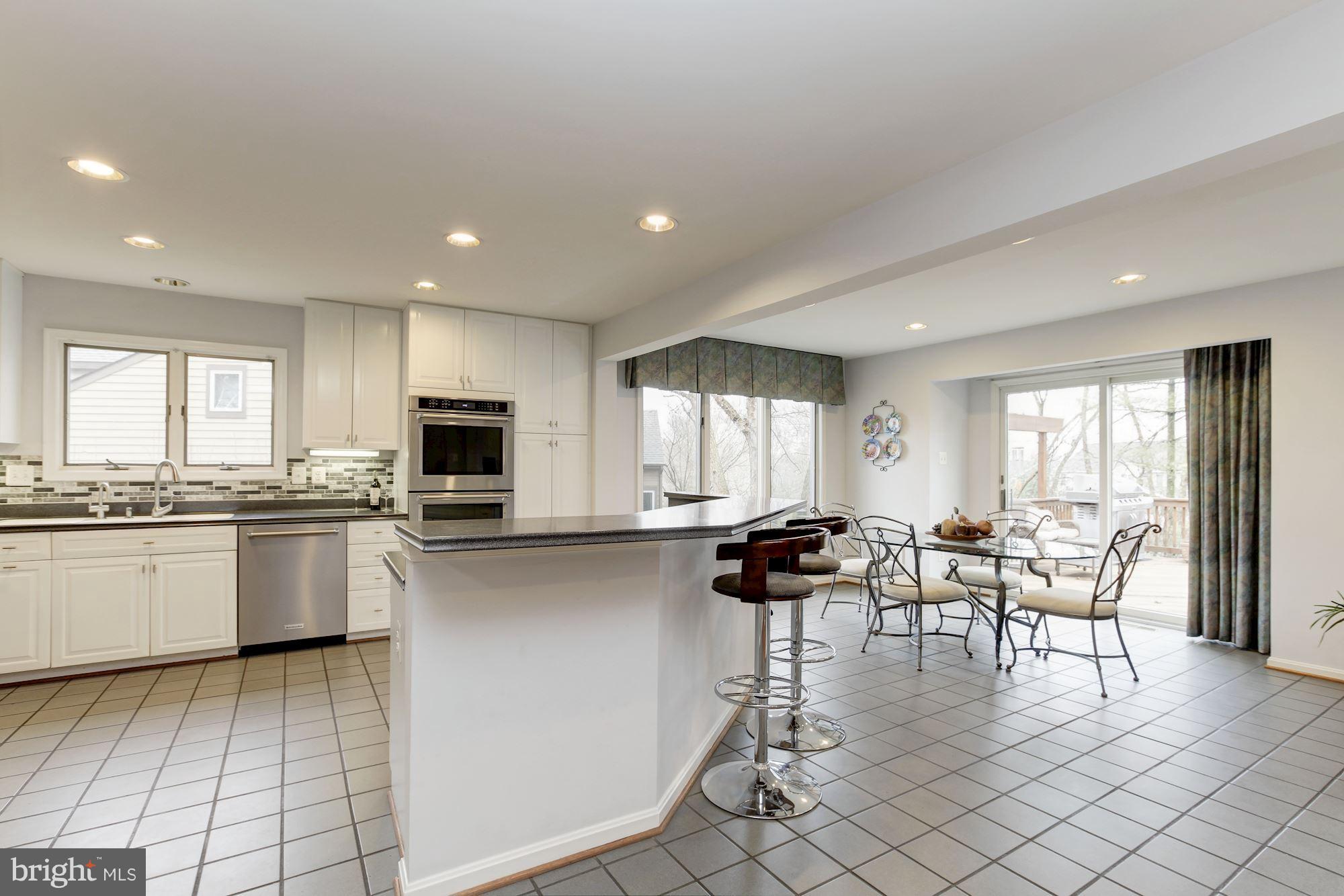 HOBBITS GLEN - Residential