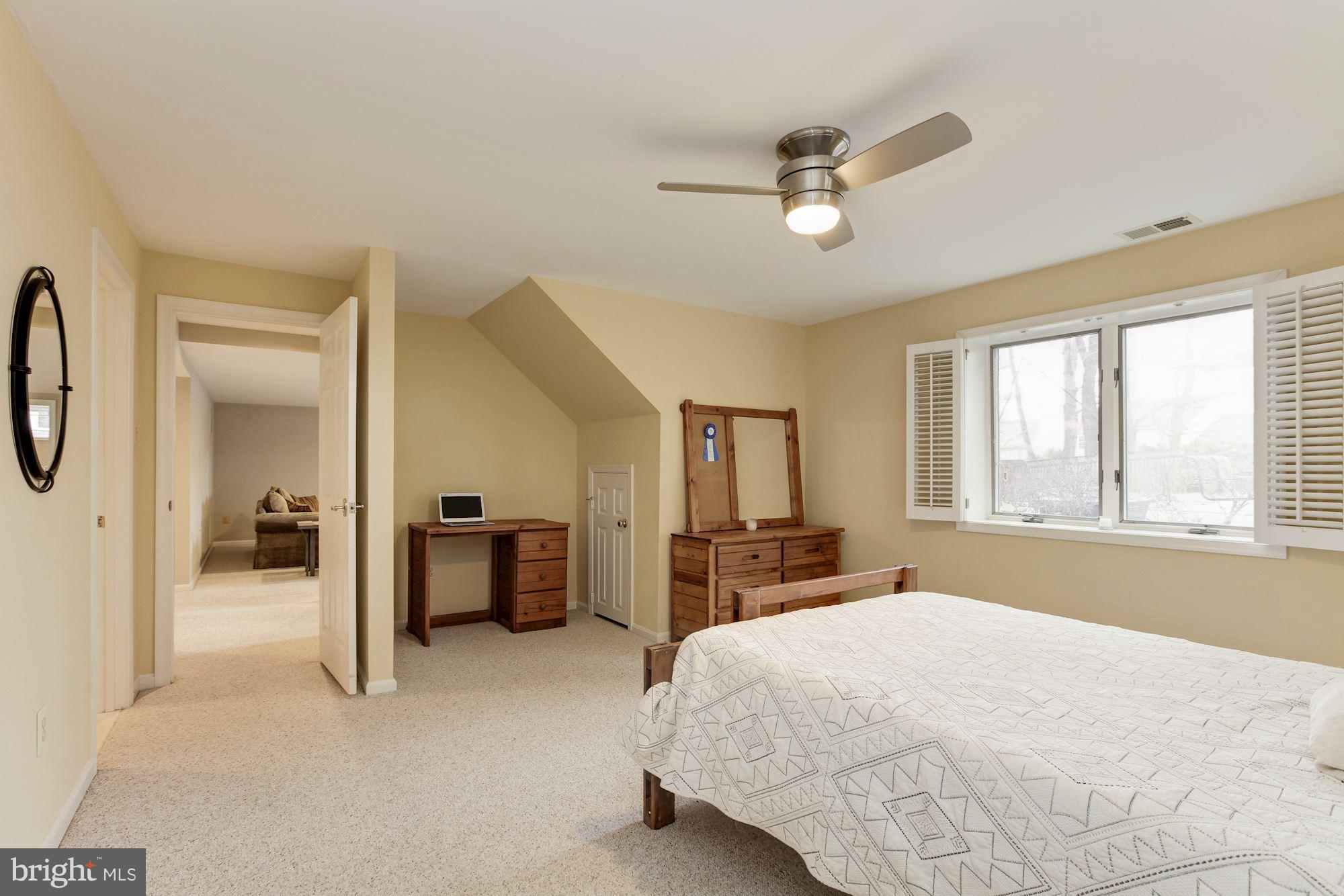 HOBBITS GLEN - Residential