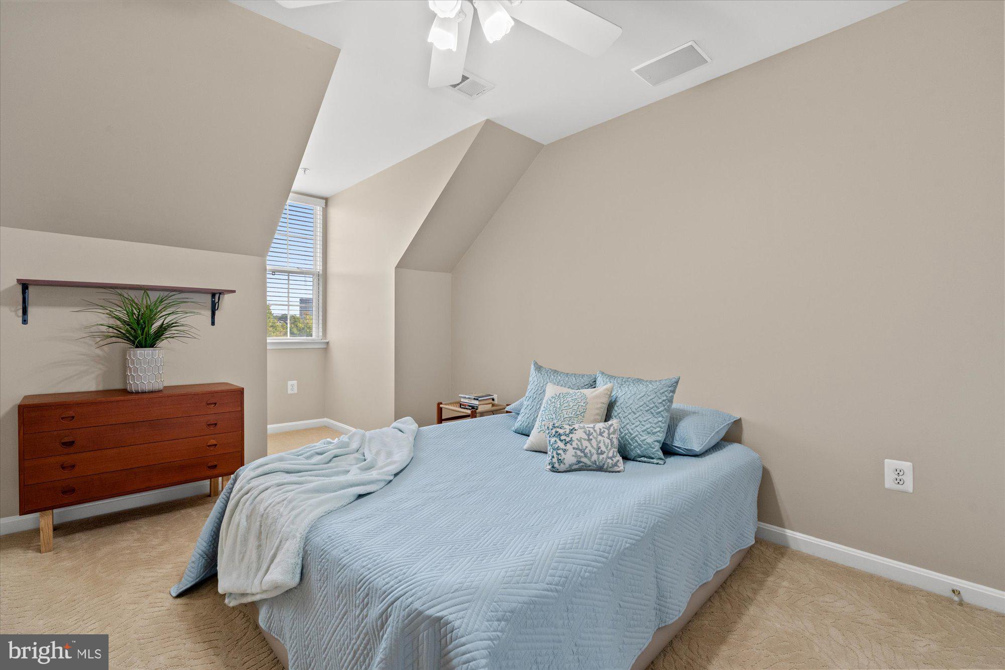 CAMERON STATION - Residential