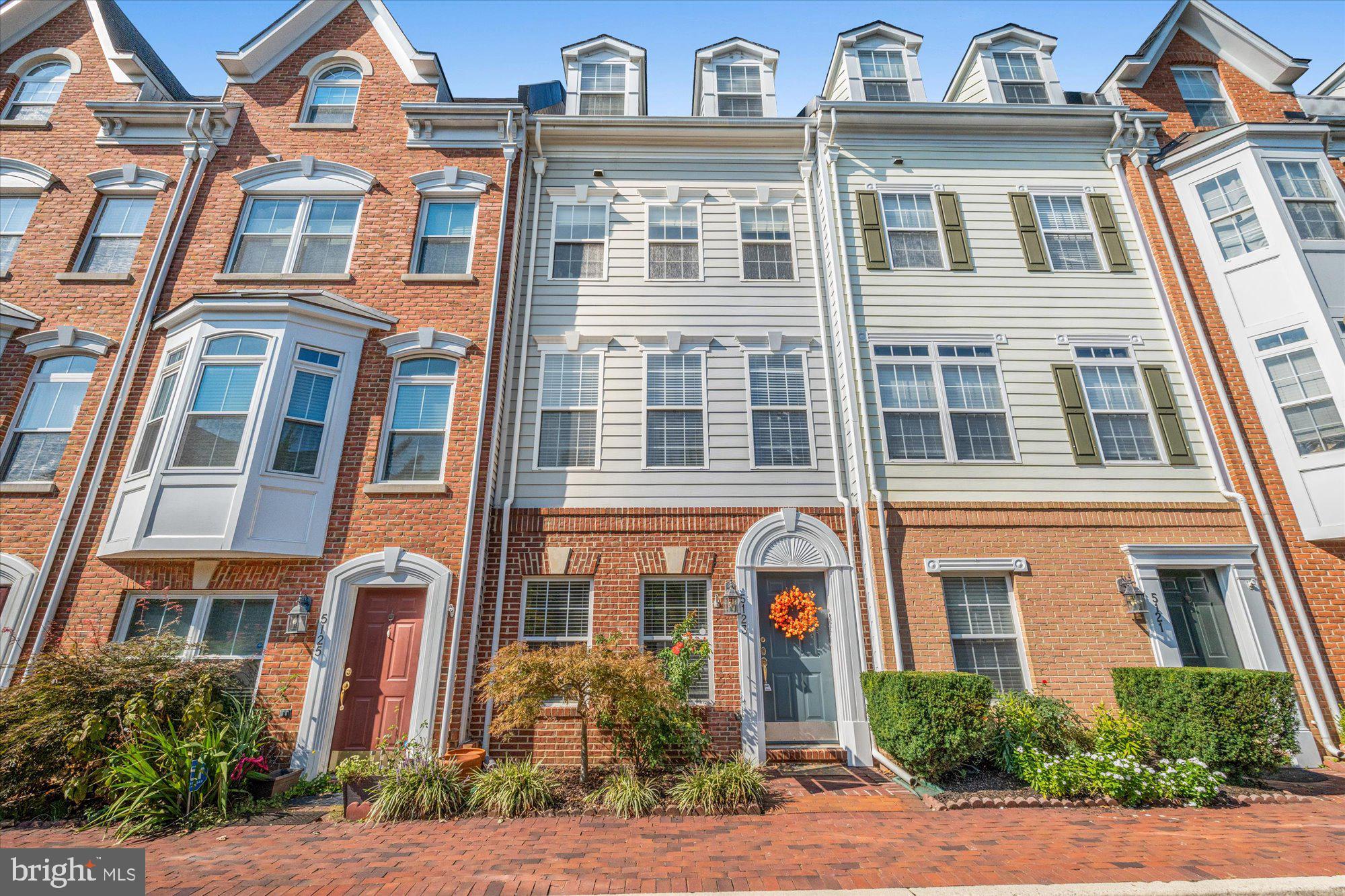 CAMERON STATION - Residential