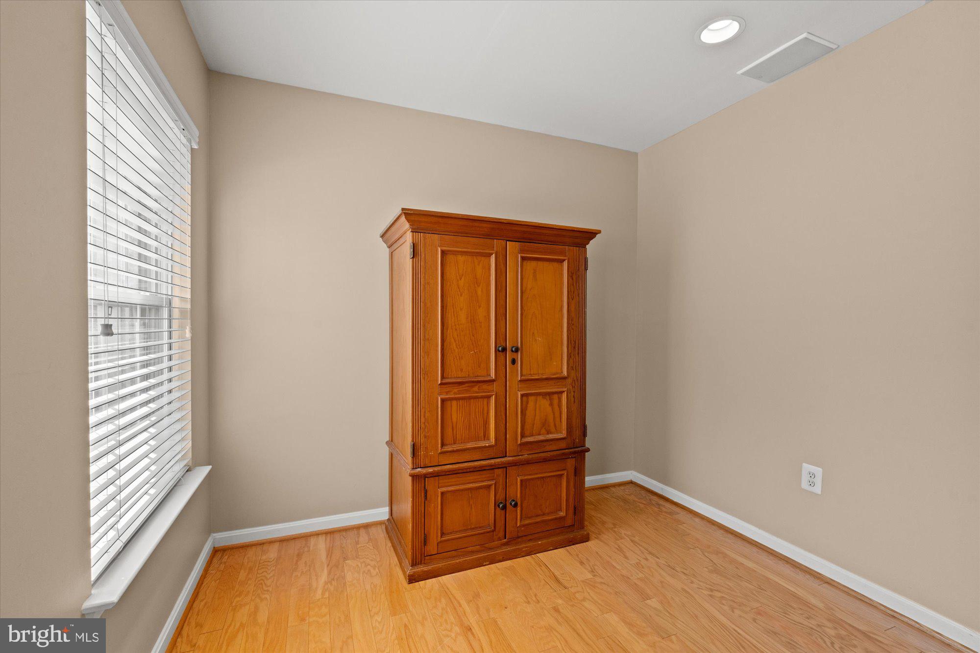 CAMERON STATION - Residential