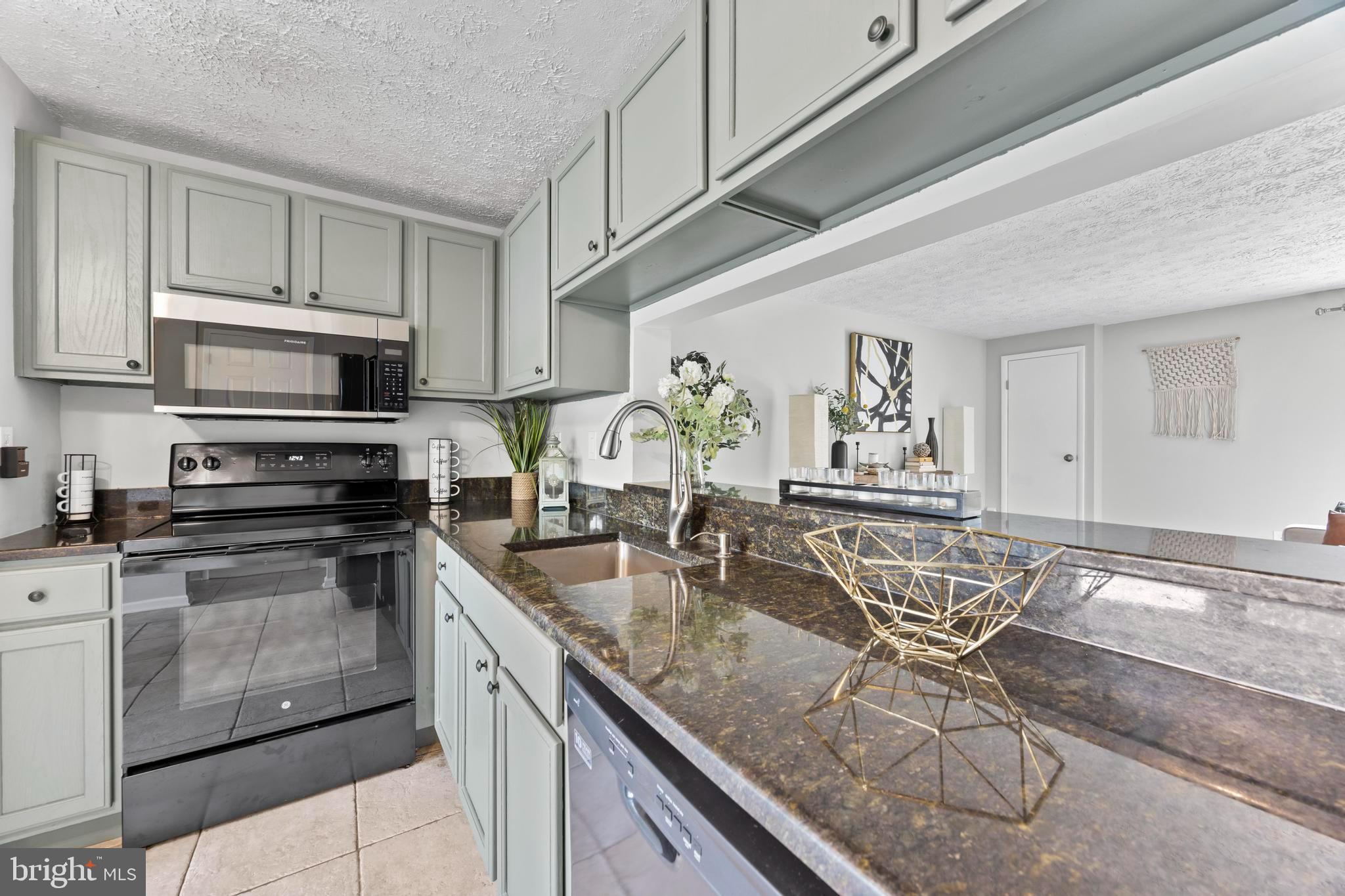 BLUNT COMMONS - Residential