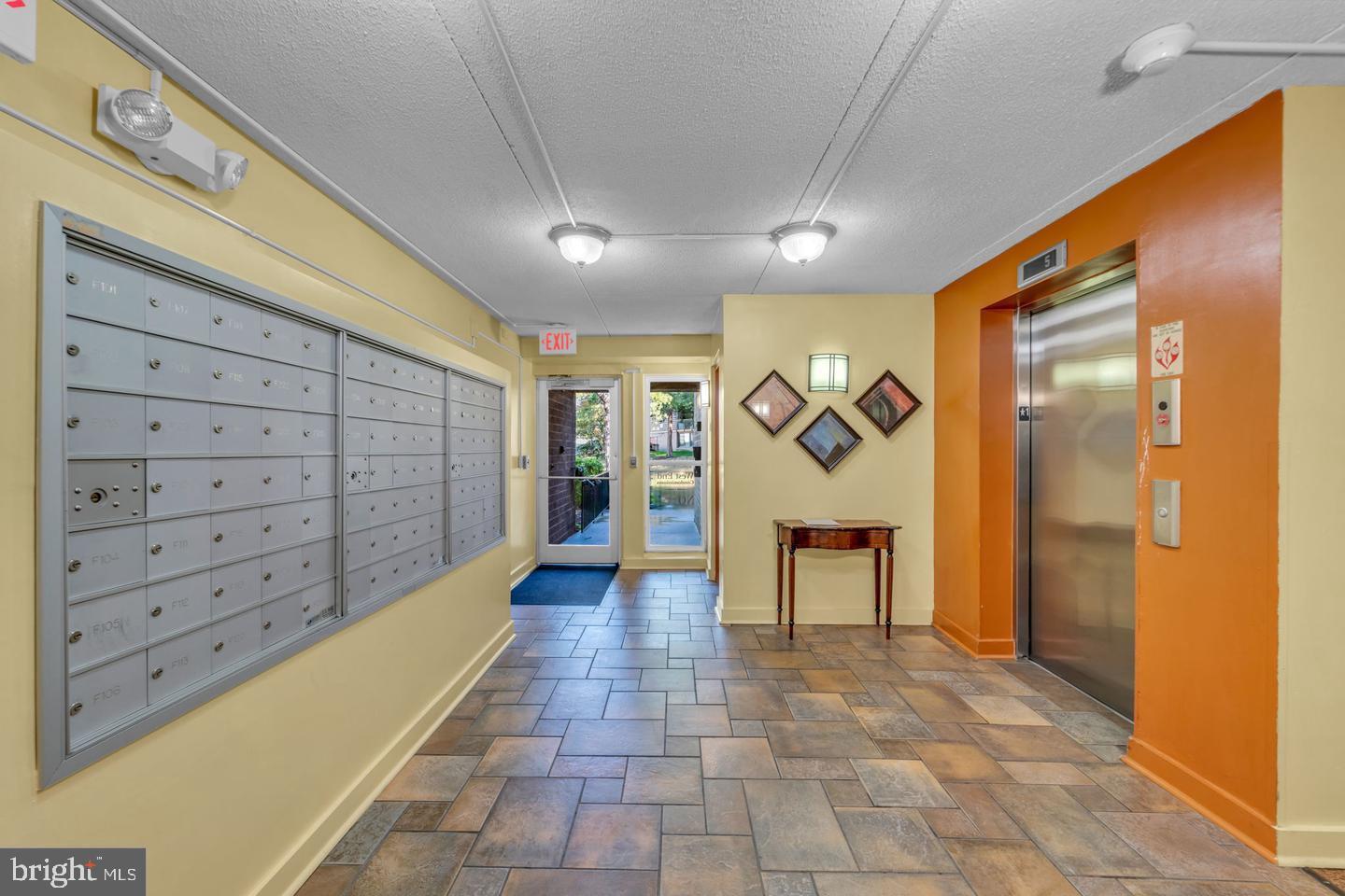 EOS TWENTY-ONE - Residential