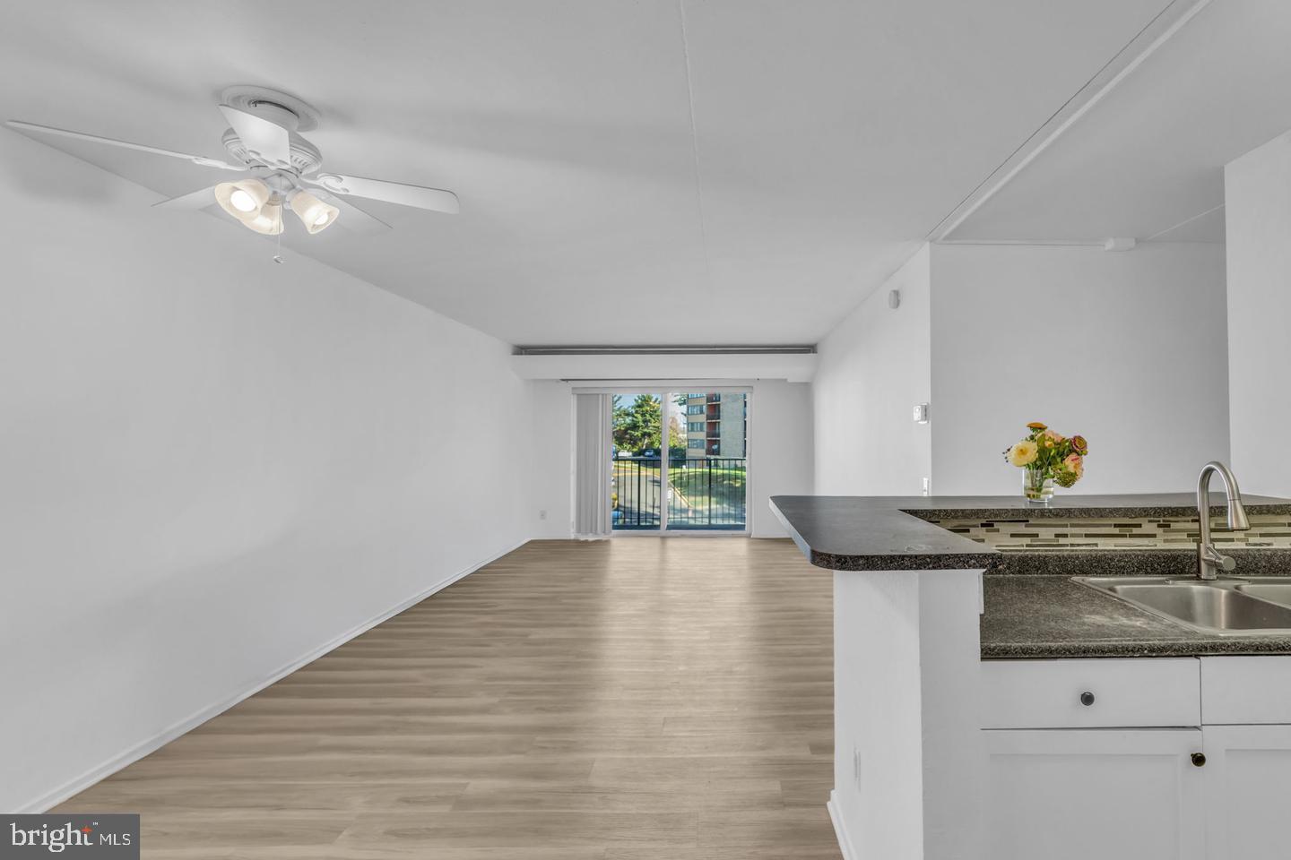 EOS TWENTY-ONE - Residential