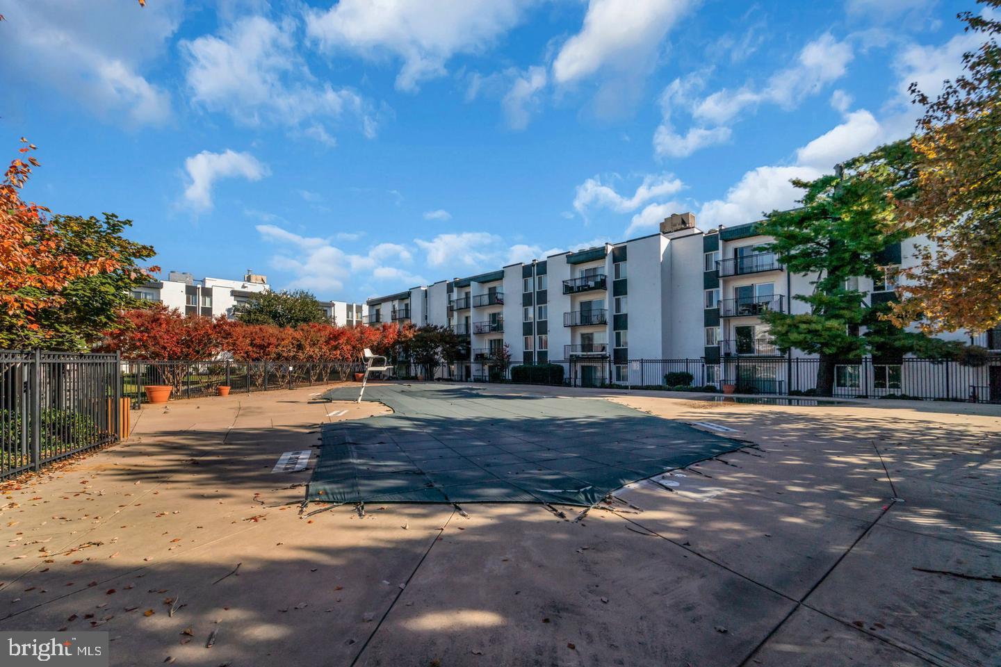 EOS TWENTY-ONE - Residential