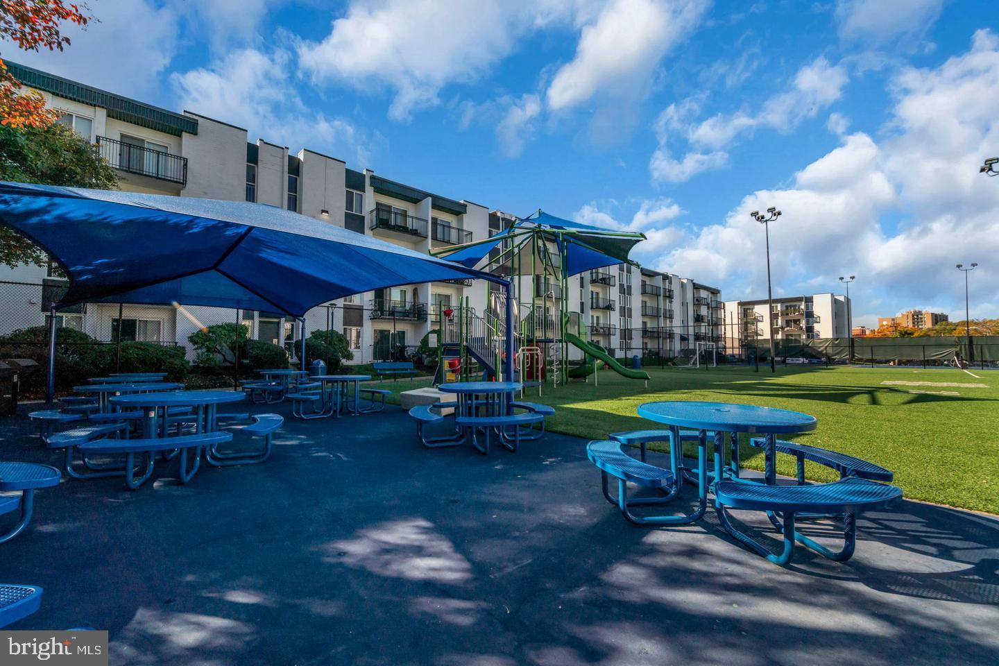 EOS TWENTY-ONE - Residential