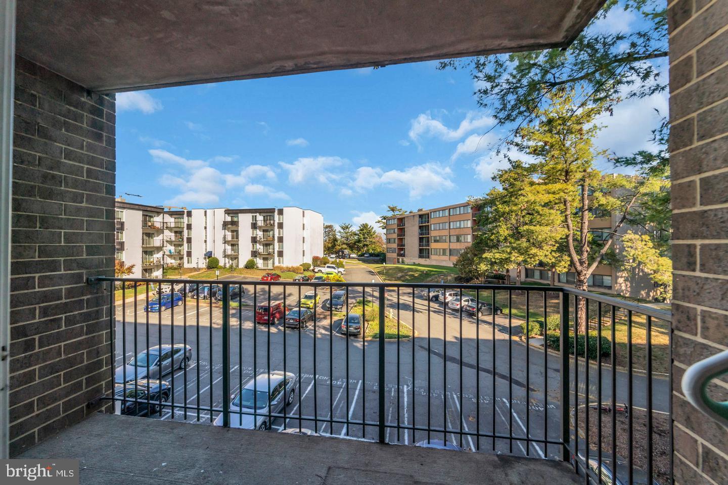 EOS TWENTY-ONE - Residential