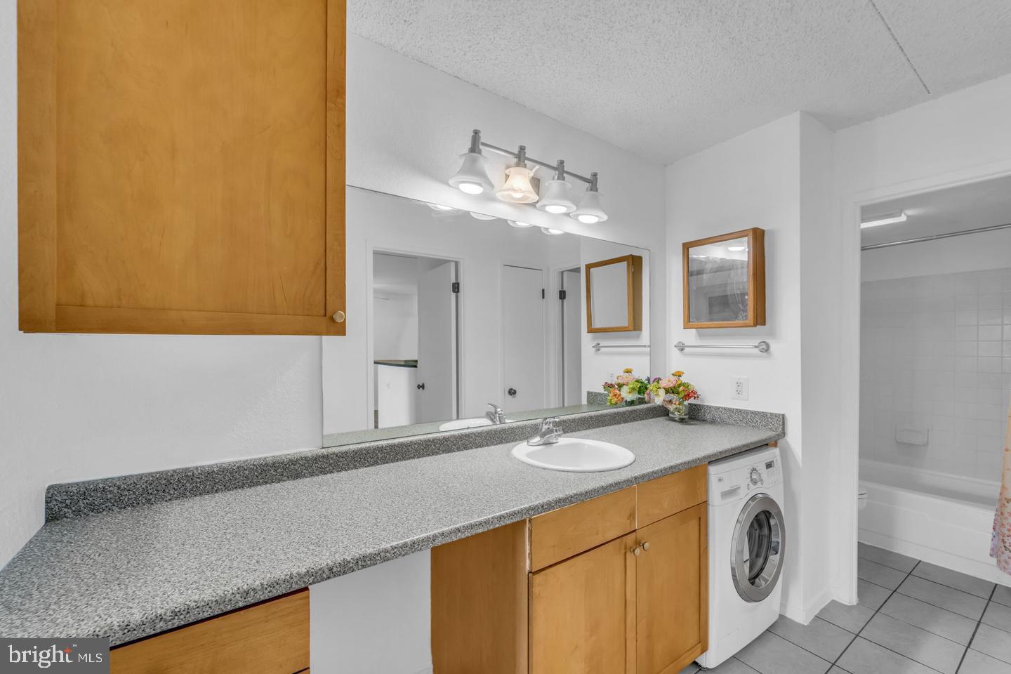 EOS TWENTY-ONE - Residential