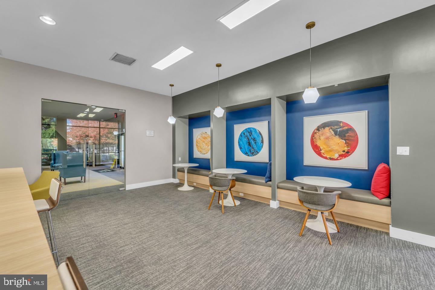 EOS TWENTY-ONE - Residential