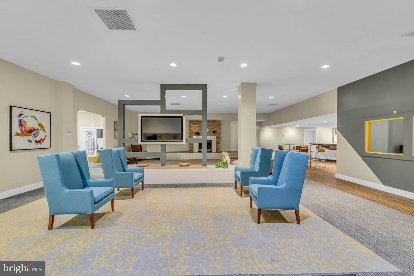 EOS TWENTY-ONE - Residential