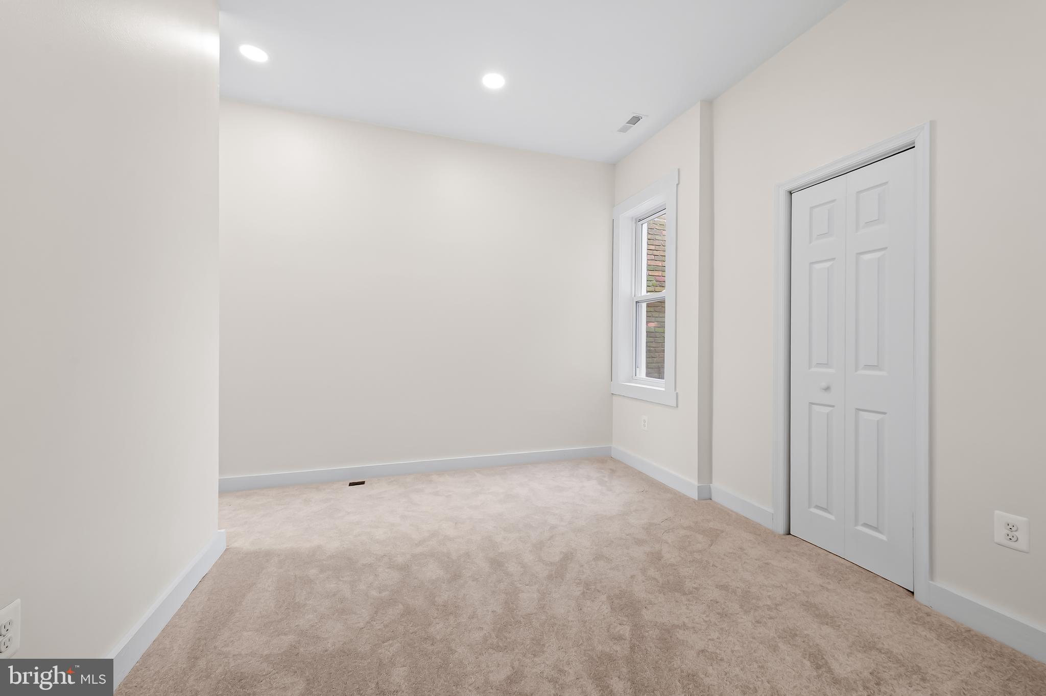 CHARLES VILLAGE - Residential