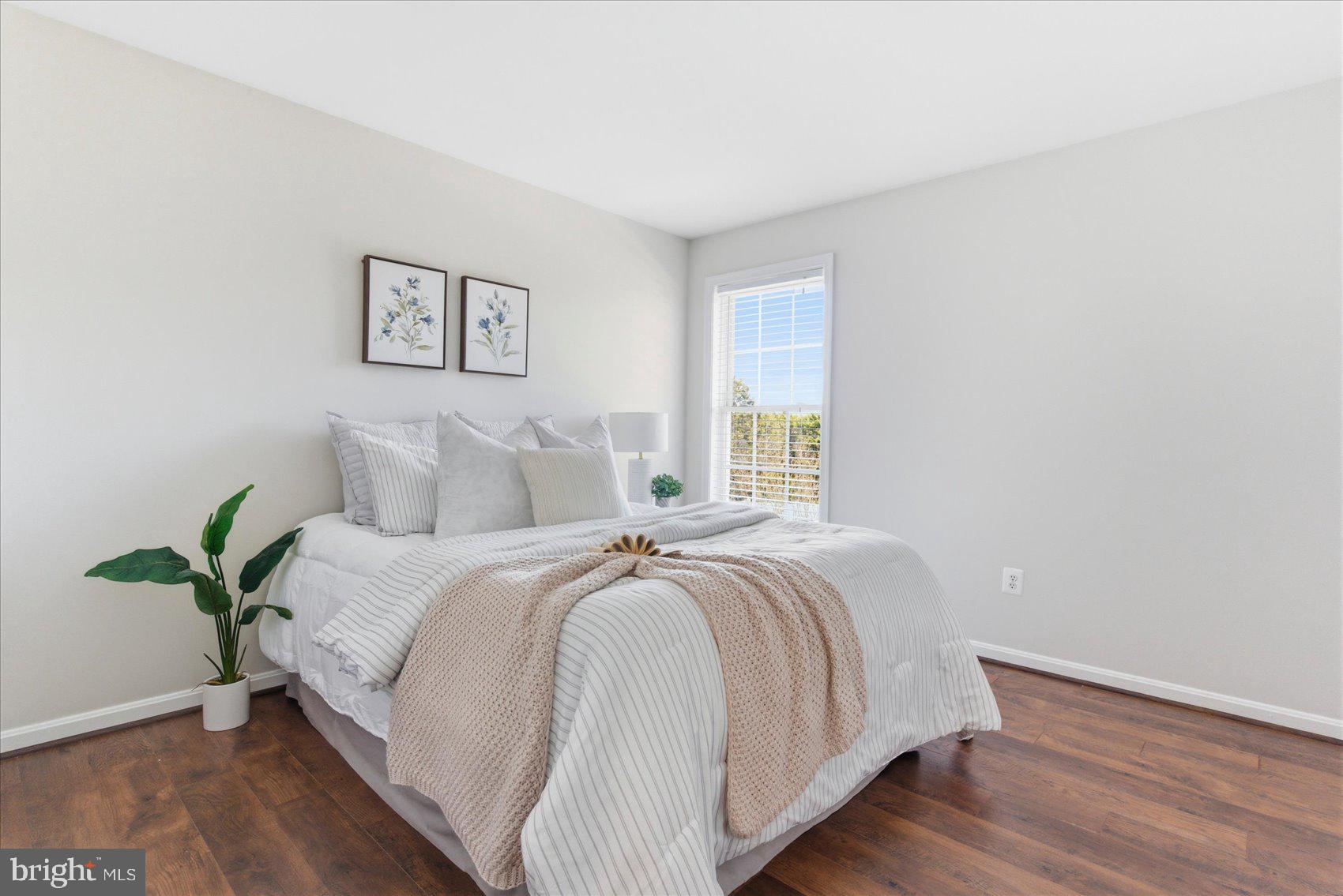 FOREST LAKES - Residential