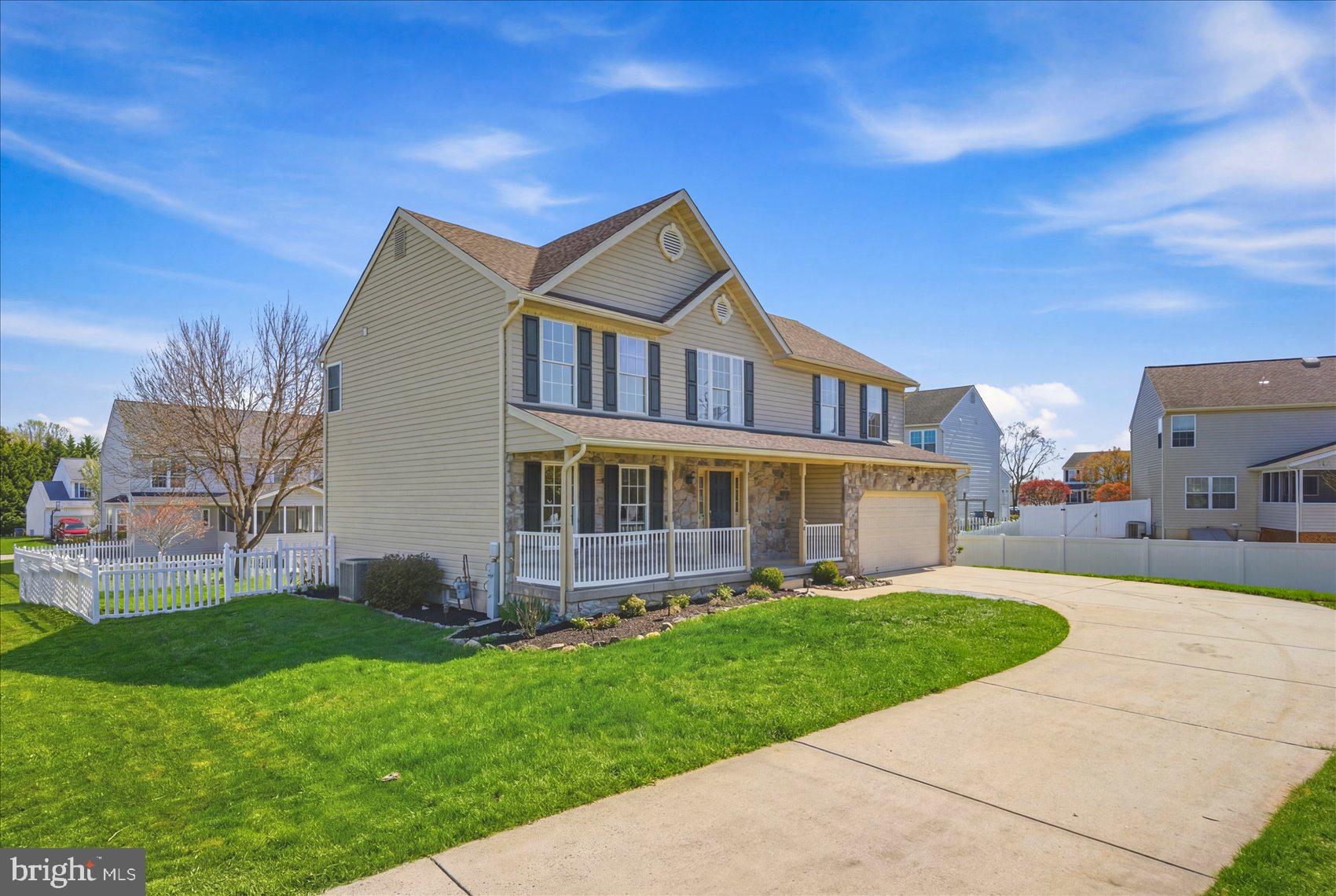 FOREST LAKES - Residential