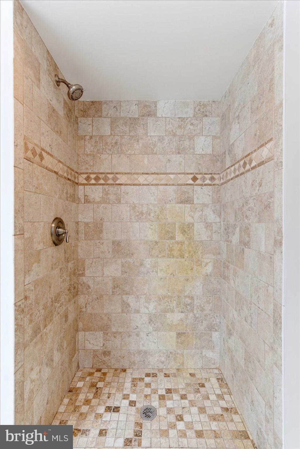 FOREST LAKES - Residential