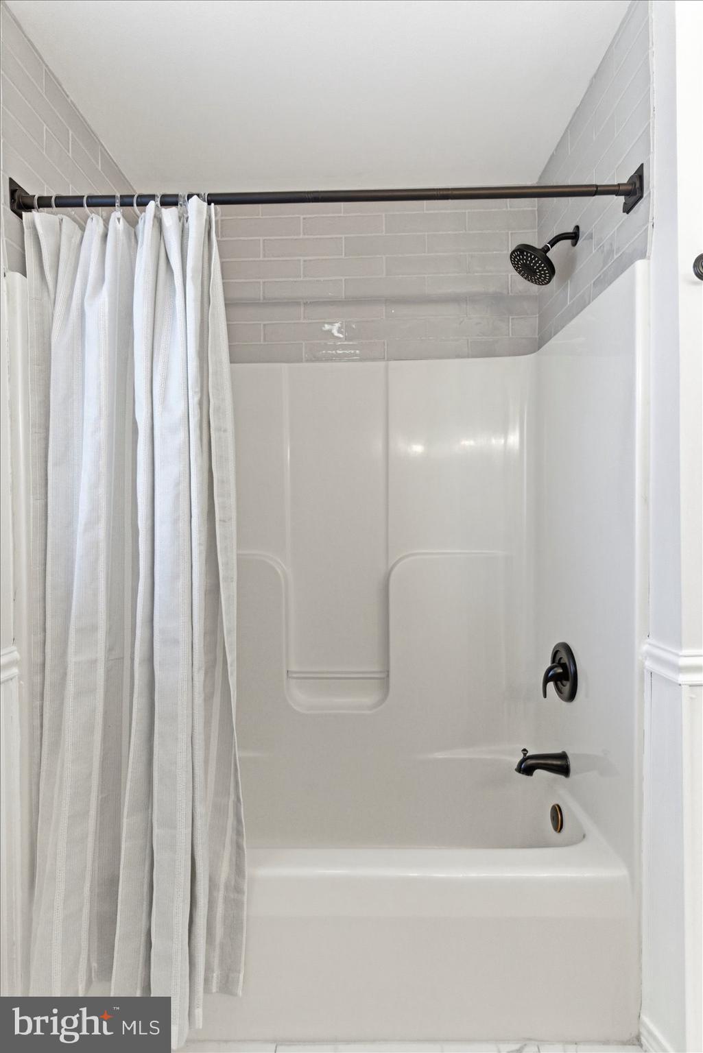 FOREST LAKES - Residential