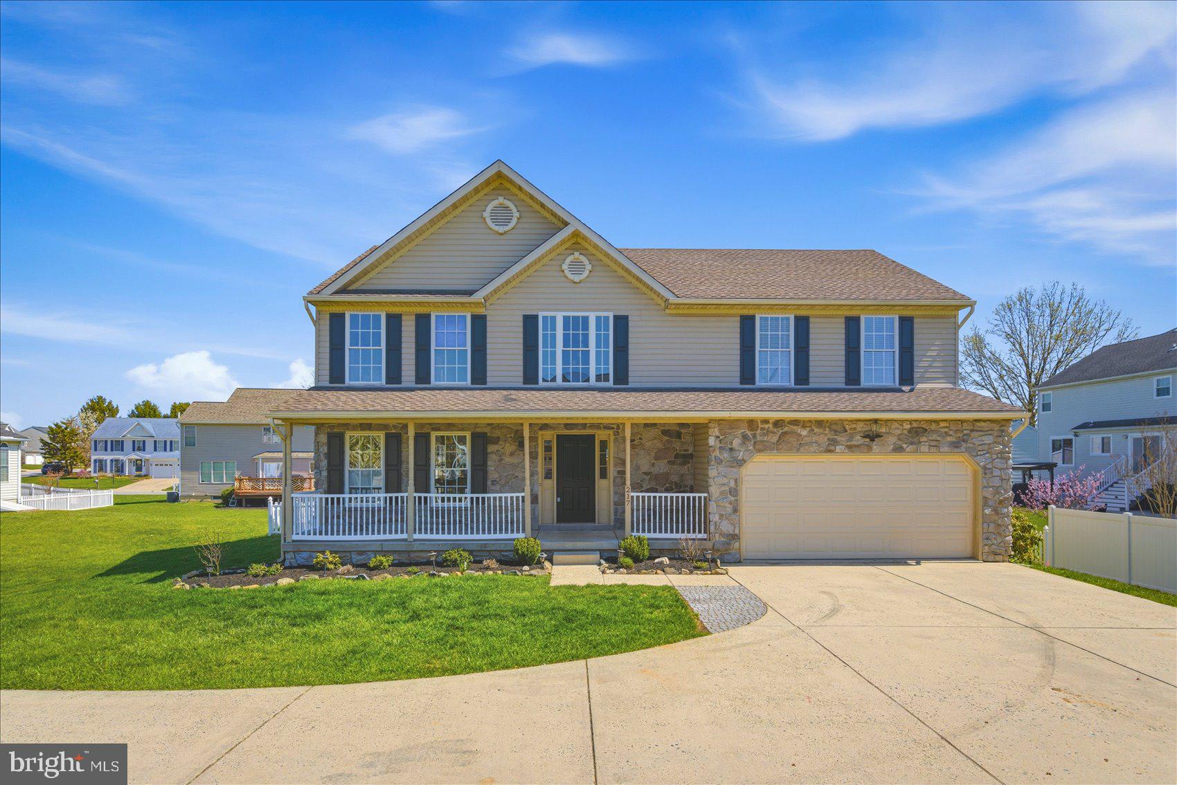 FOREST LAKES - Residential