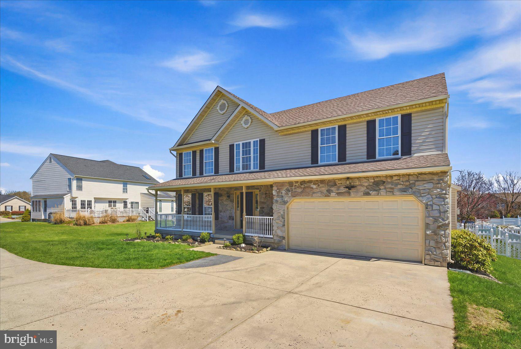 FOREST LAKES - Residential