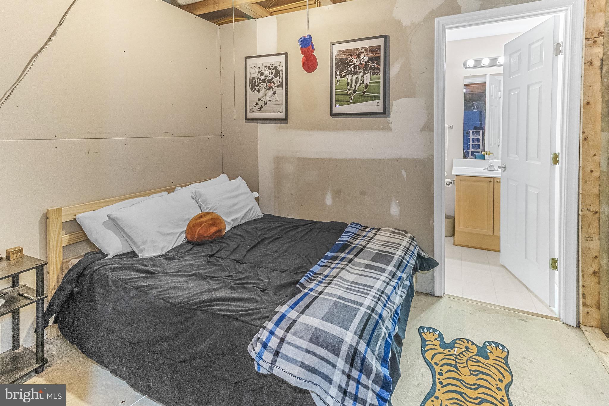 LAUREL RIDGE - Residential