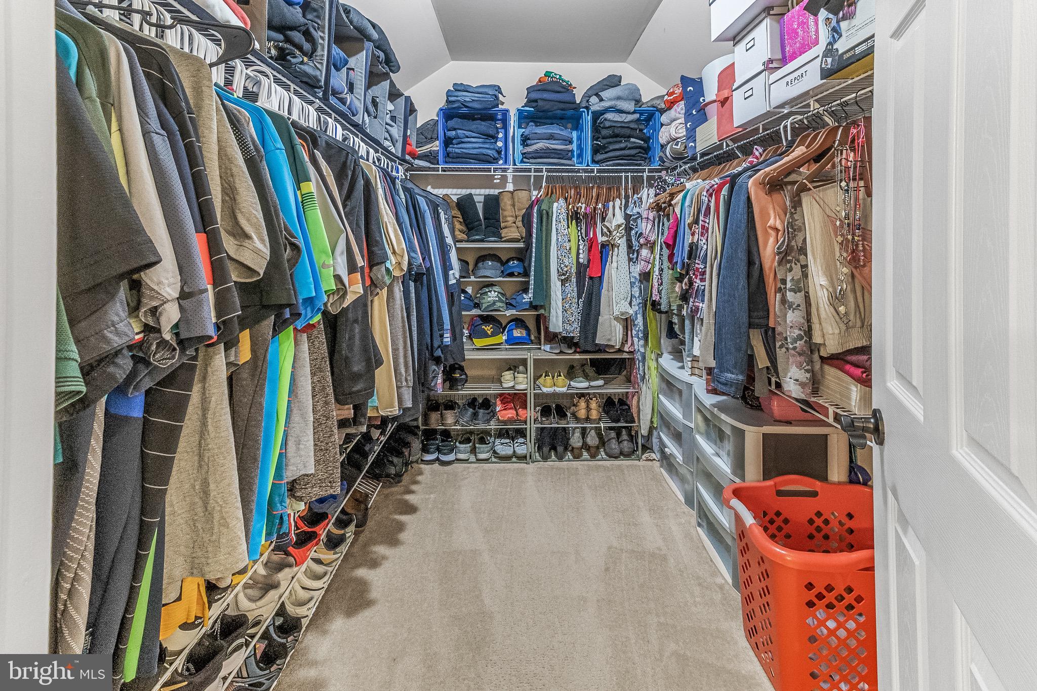 LAUREL RIDGE - Residential