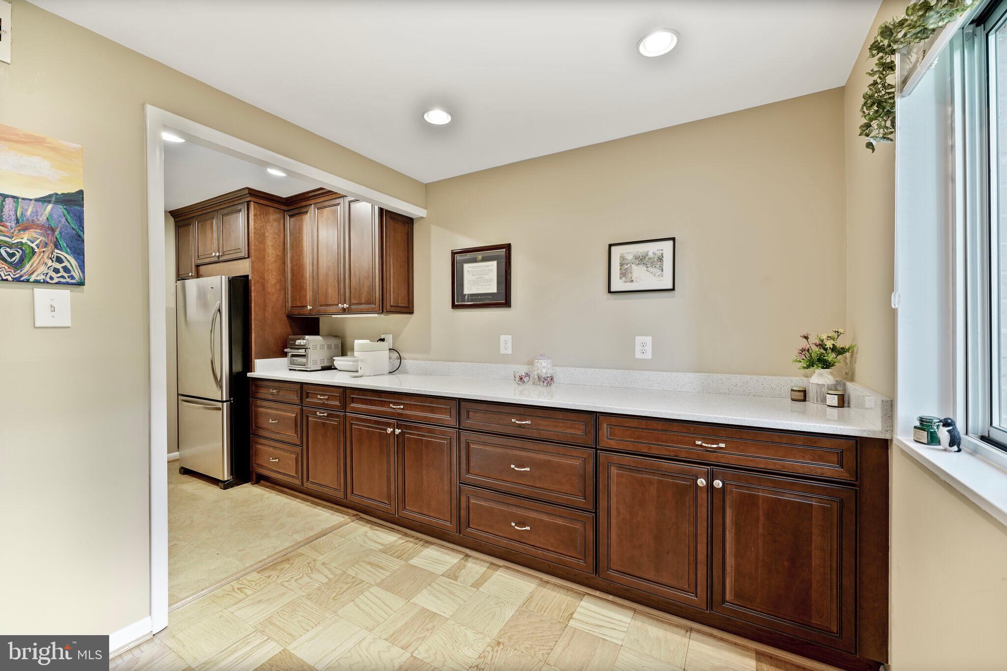 10228 ROCKVILLE PIK 201