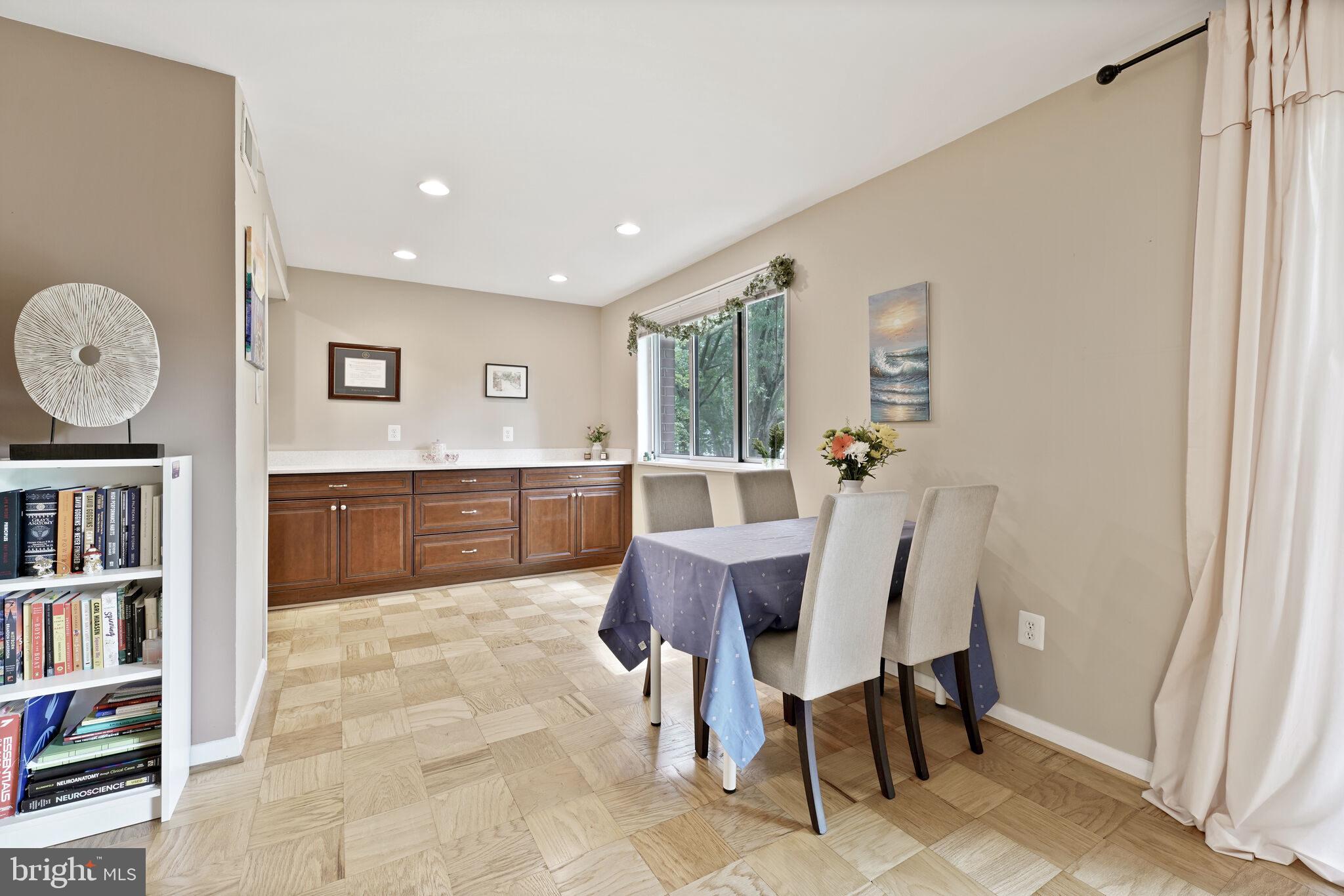 10228 ROCKVILLE PIK 201