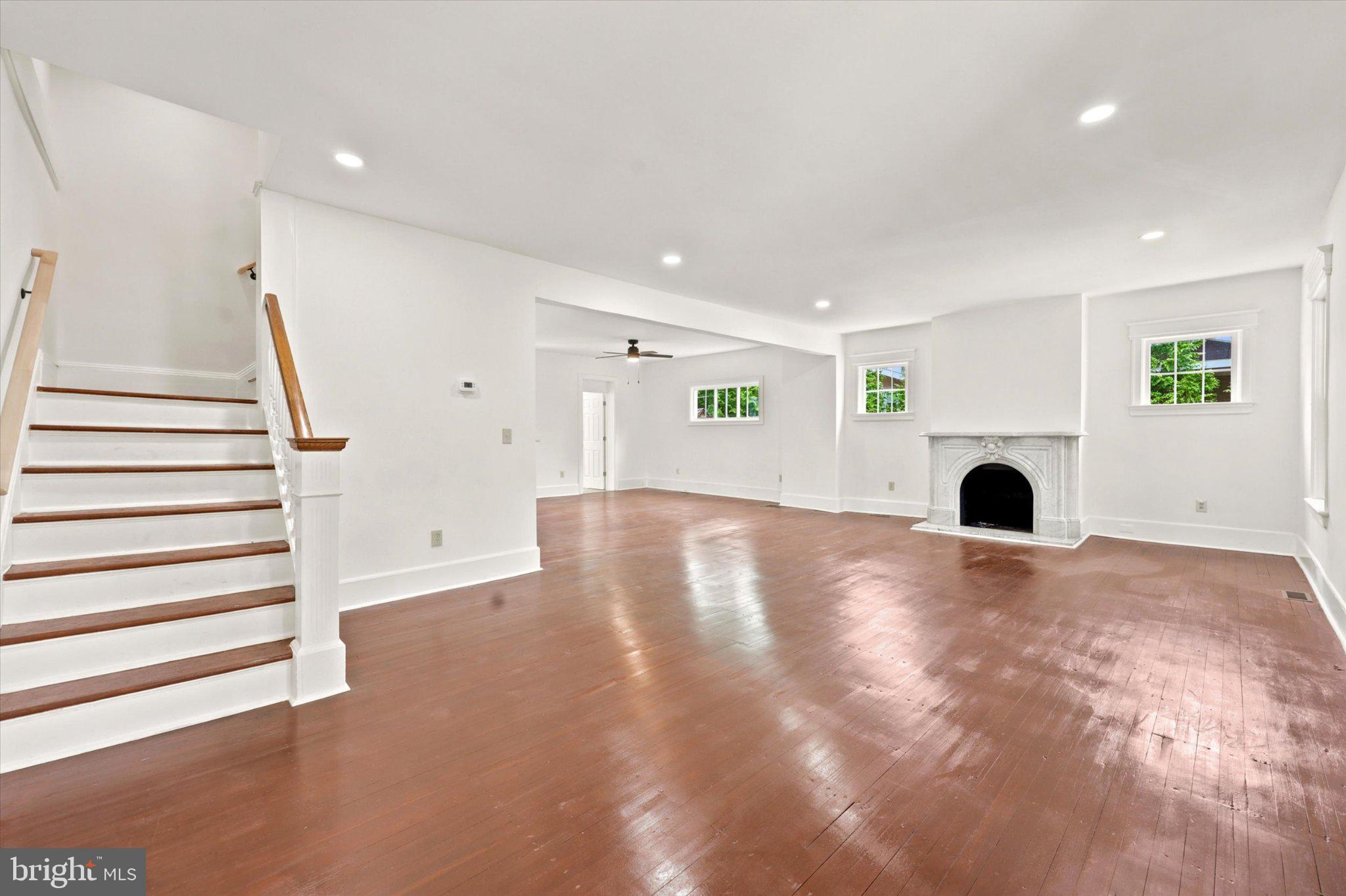 489 GRAND AVENUE