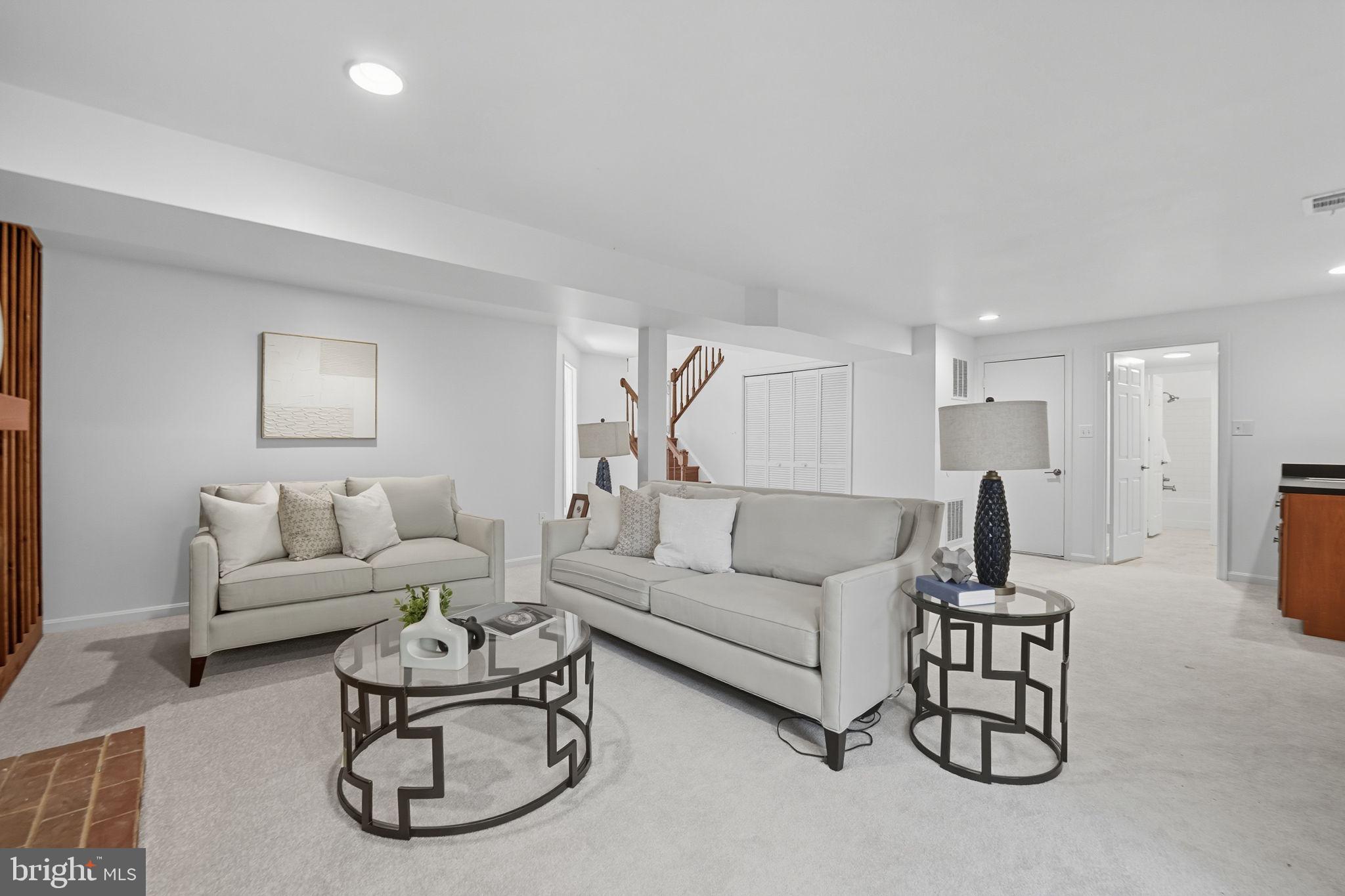 GEORGE MASON FOREST - Residential