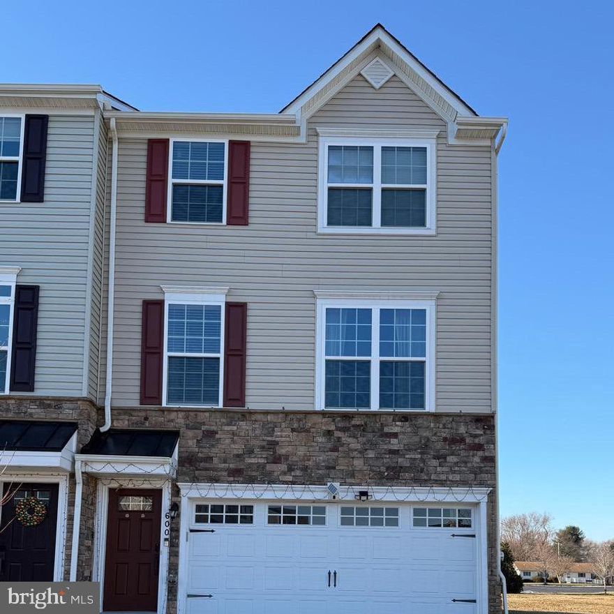 Impeccably maintained end unit Townhome in the highly desirable Chestnut Hill Preserve. Prime Newark location just 3 miles from the University of Delaware and less than 2 miles from Newark Charter School. Easy access to I-95, Route 896, and Route 40. Community offers a private setting surrounded by open space and mature trees while remaining close to everything. Grocery shopping is less than a quarter mile away, Christiana Mall is minutes down the road, and local dining favorites such as Two Stones Pub and Dunkin Donuts are within walking distance. Enjoy low-maintenance living in one of Newark’s most sought-after neighborhoods, where convenience and tranquility come together.