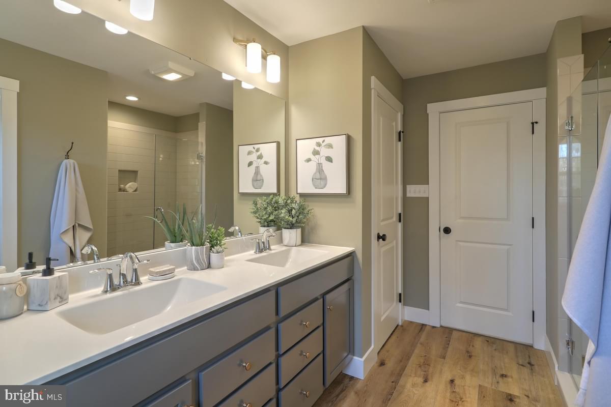 MEADOWBROOK - Residential