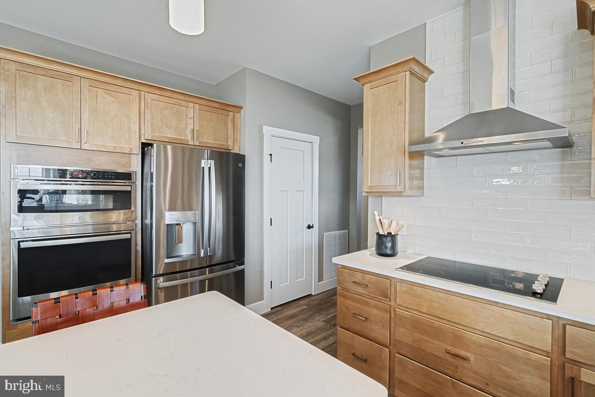MEADOWBROOK - Residential