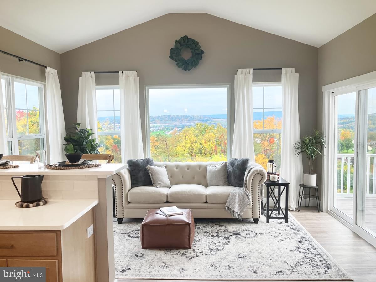 MEADOWBROOK - Residential