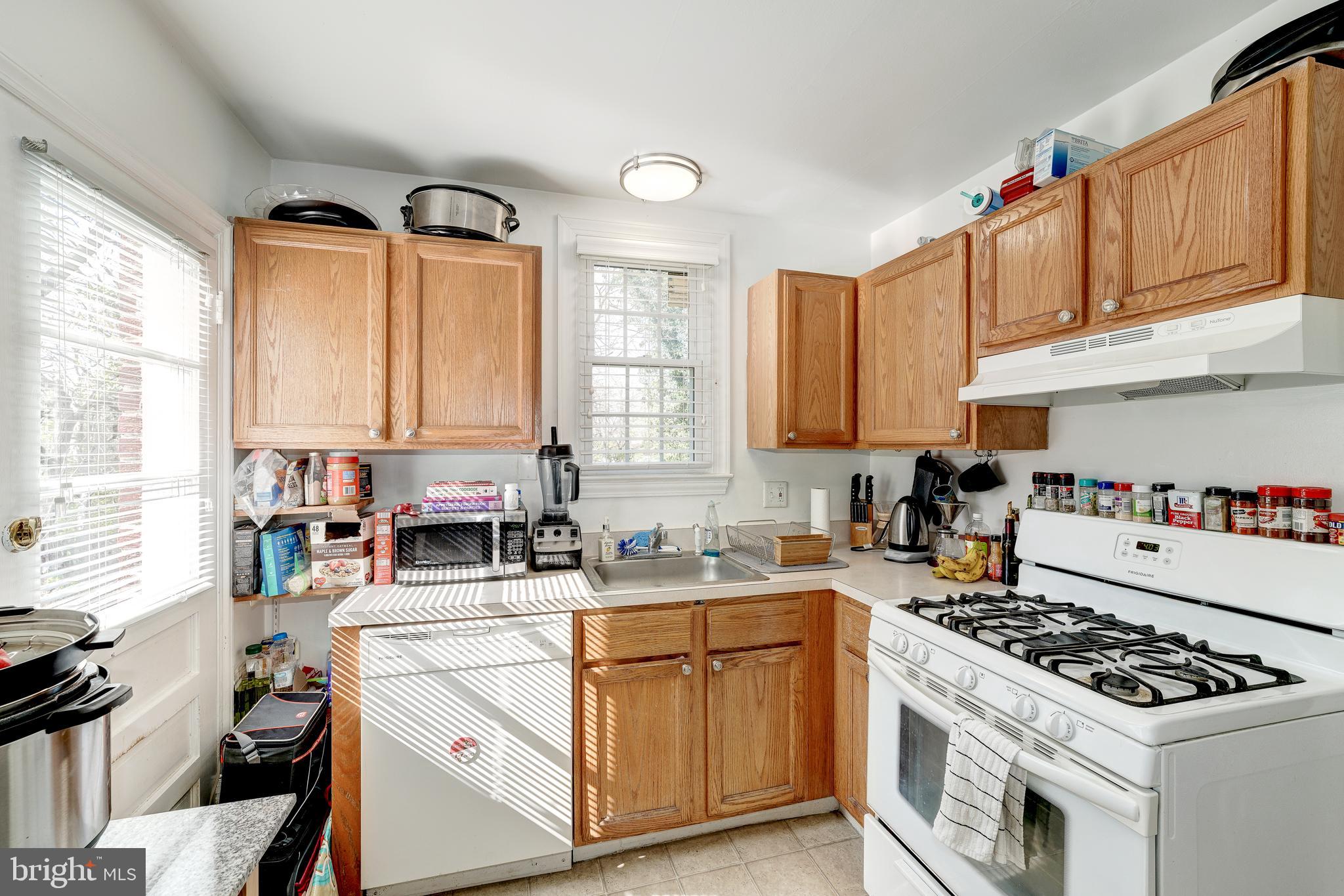 BRANDON VILLAGE - Residential Lease