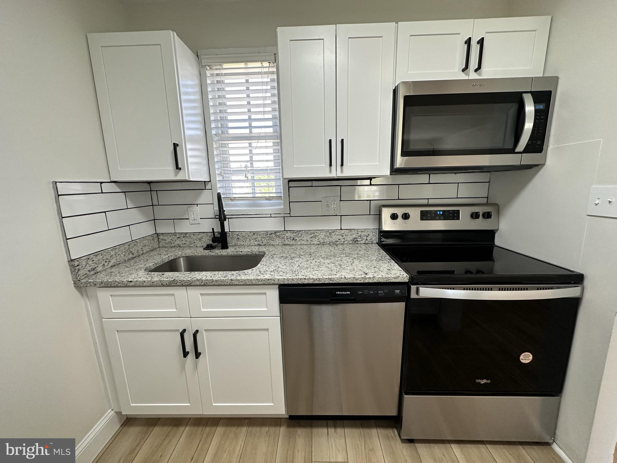 POTOWMACK CROSSING - Residential